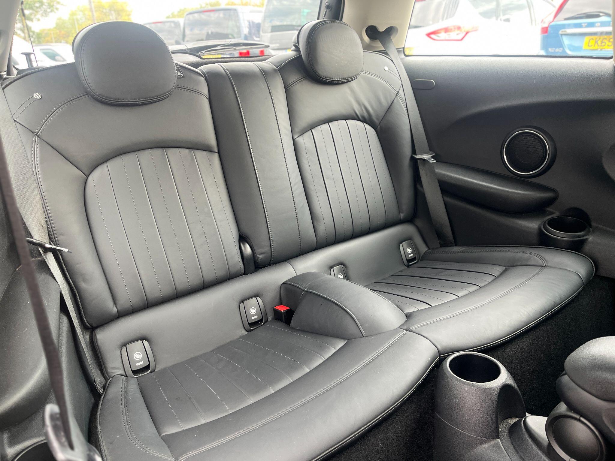 Mini Hatch view 23