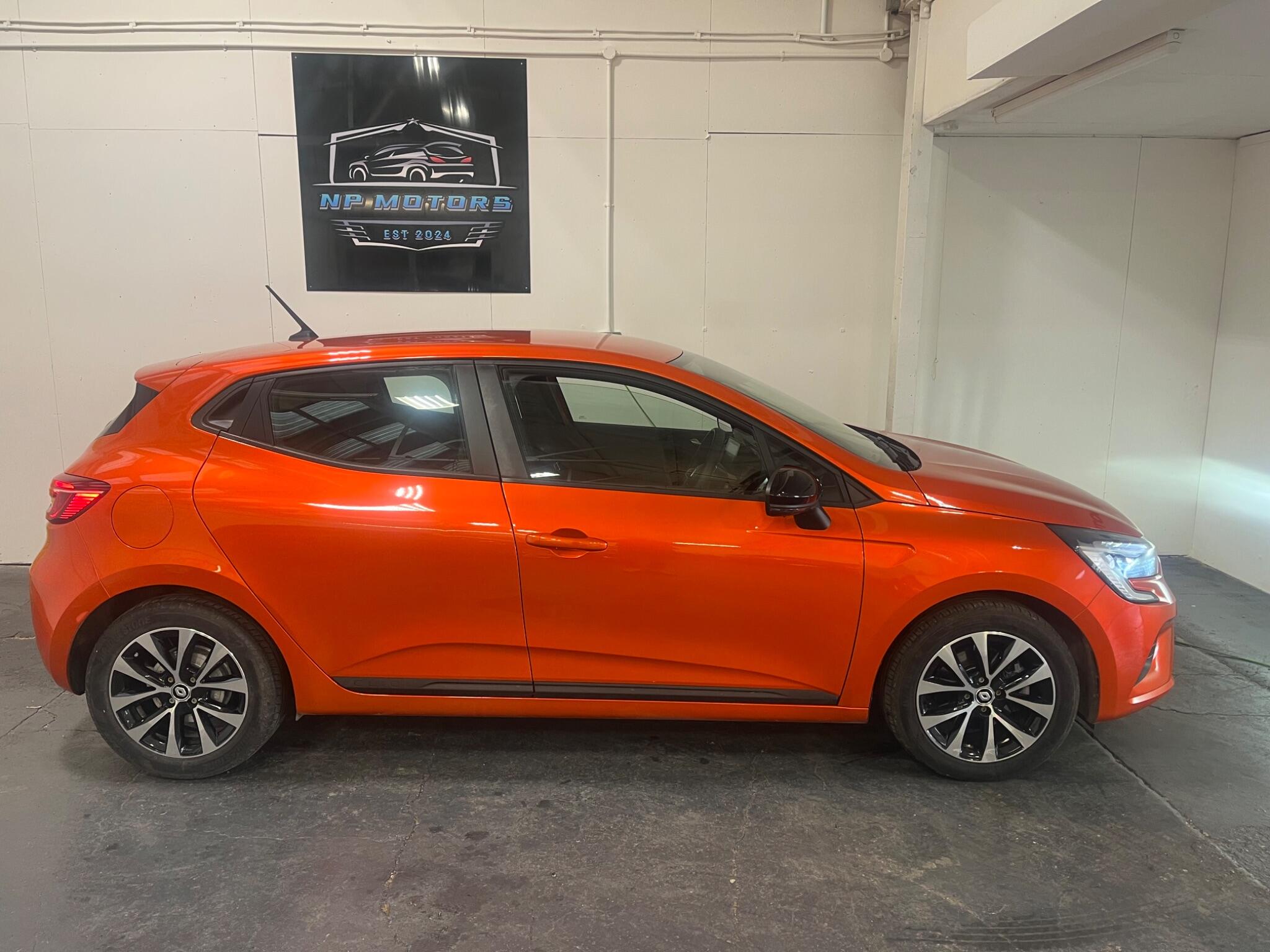 2022 Renault Clio 1.6 E-TECH Evolution Auto Euro 6 (s/s) 5dr • 33,021 miles image 11