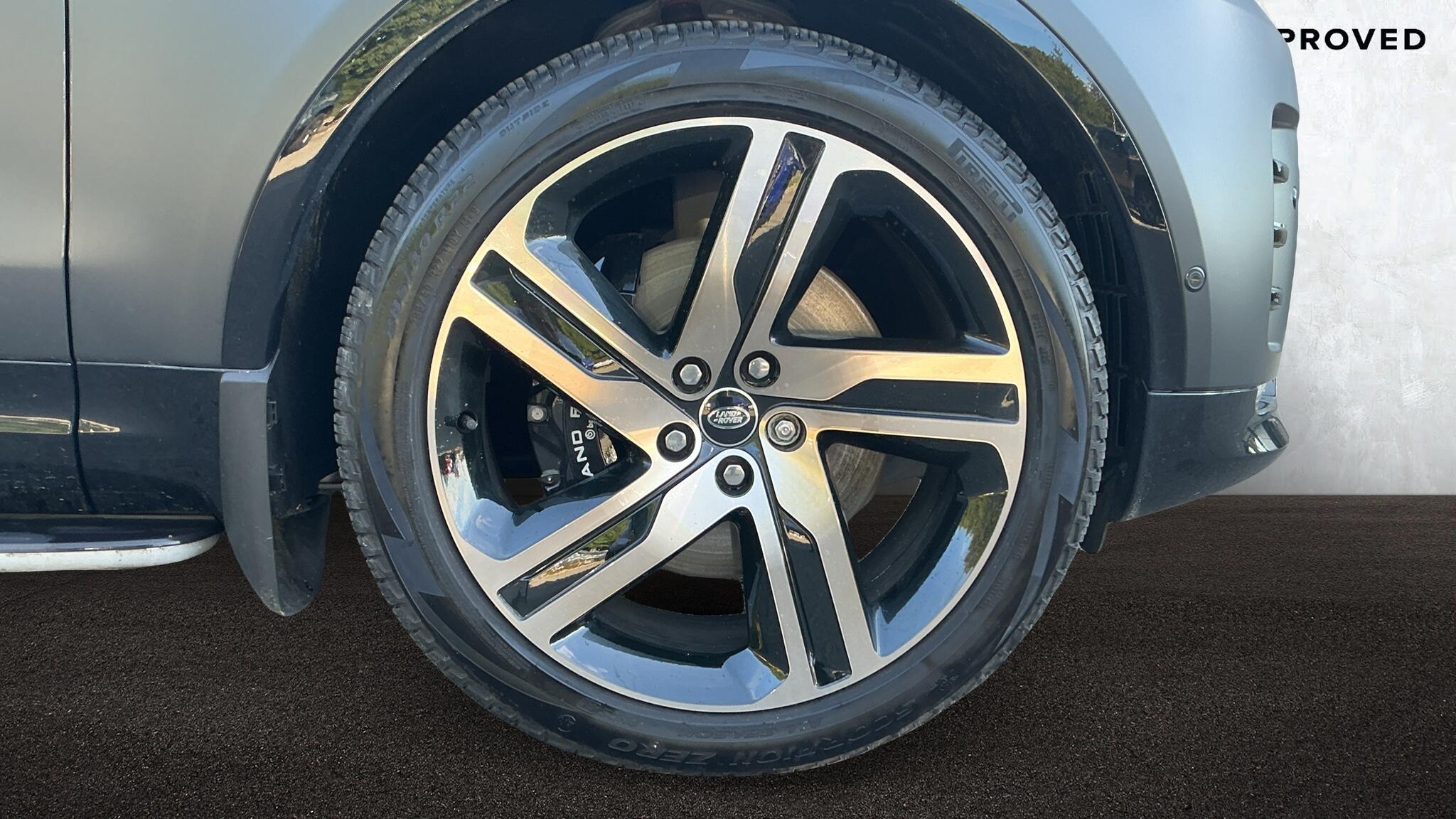Land Rover Discovery view 8