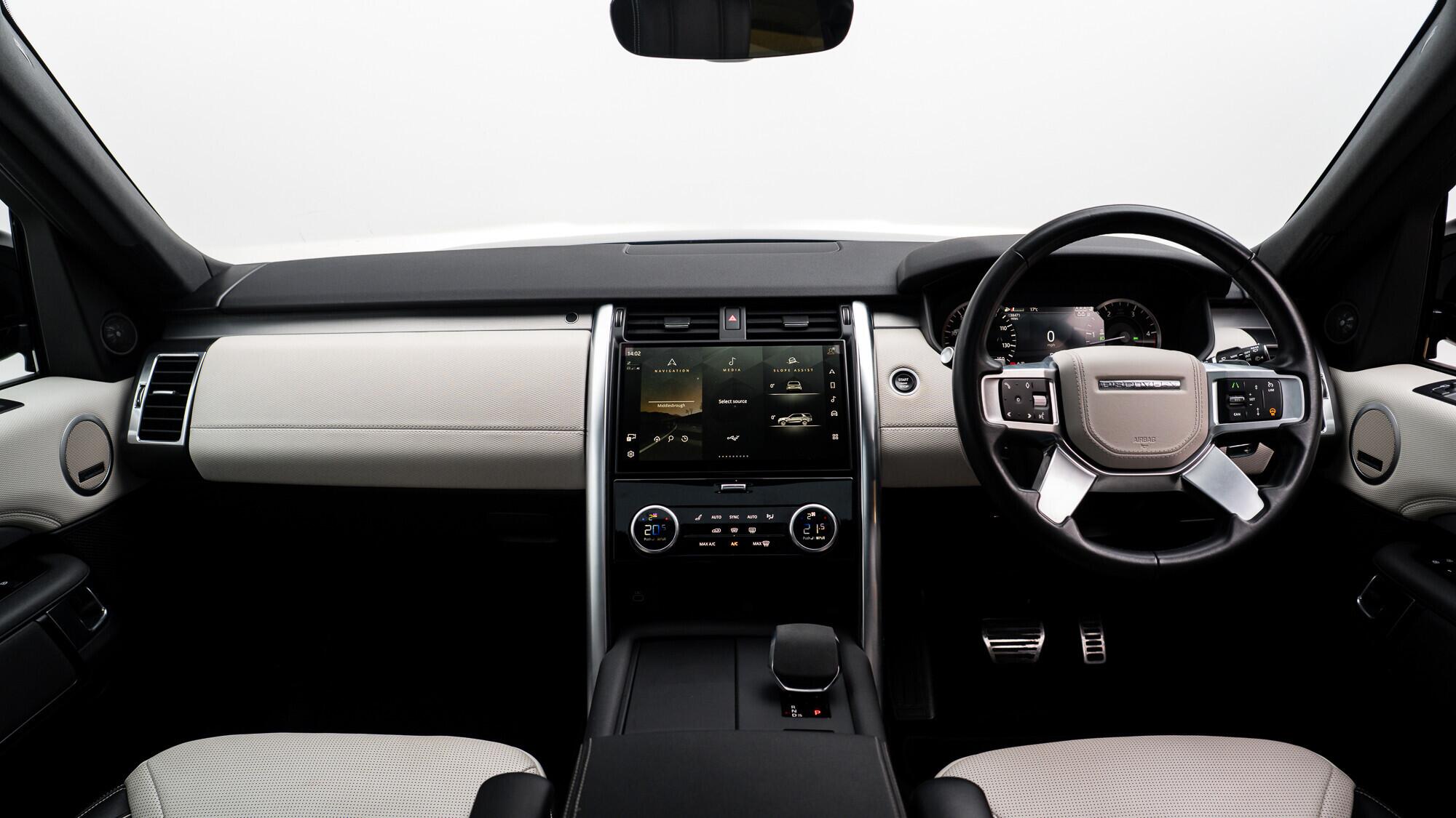 Land Rover Discovery 3 view 5