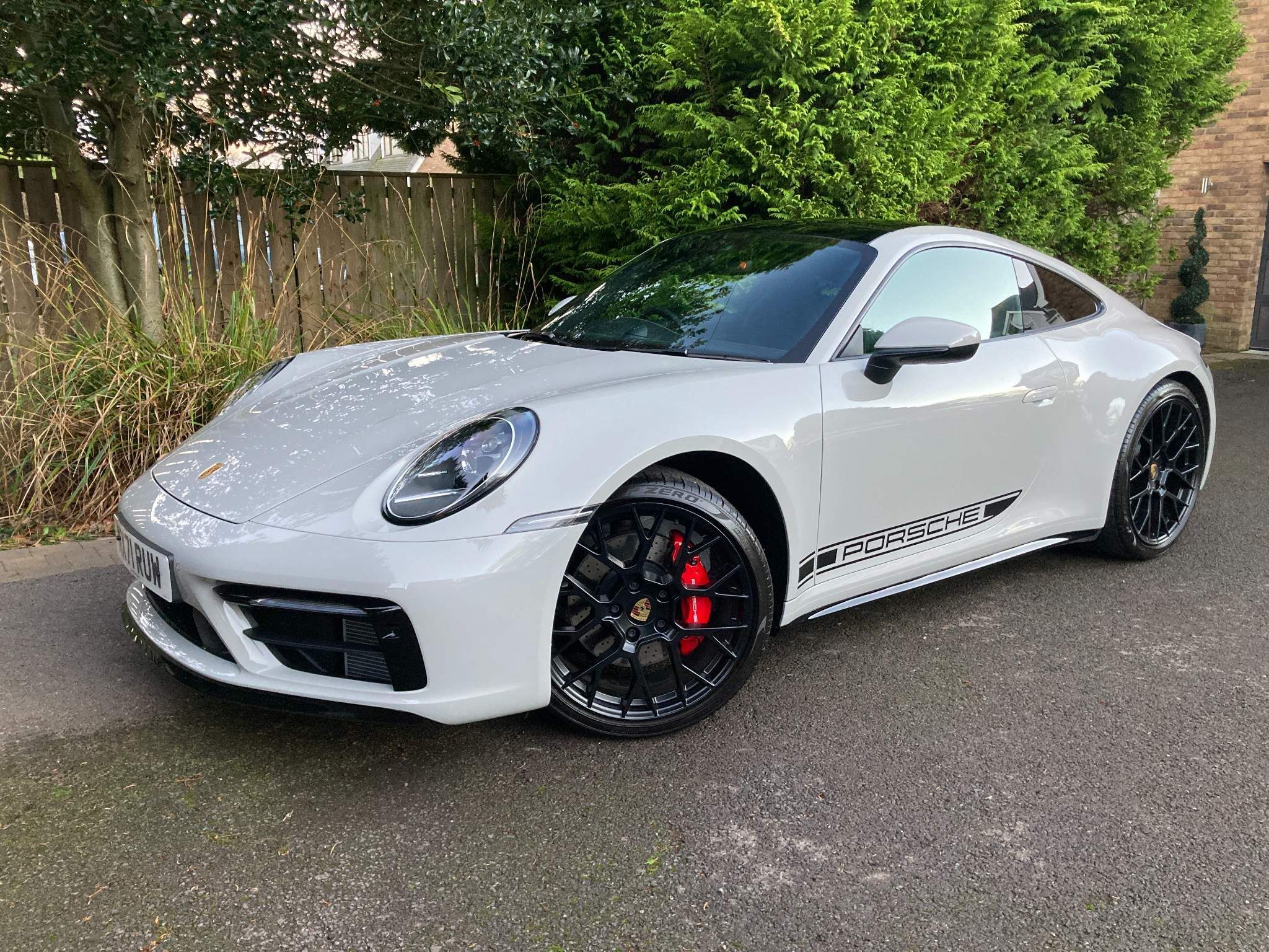 Porsche 911 view 4