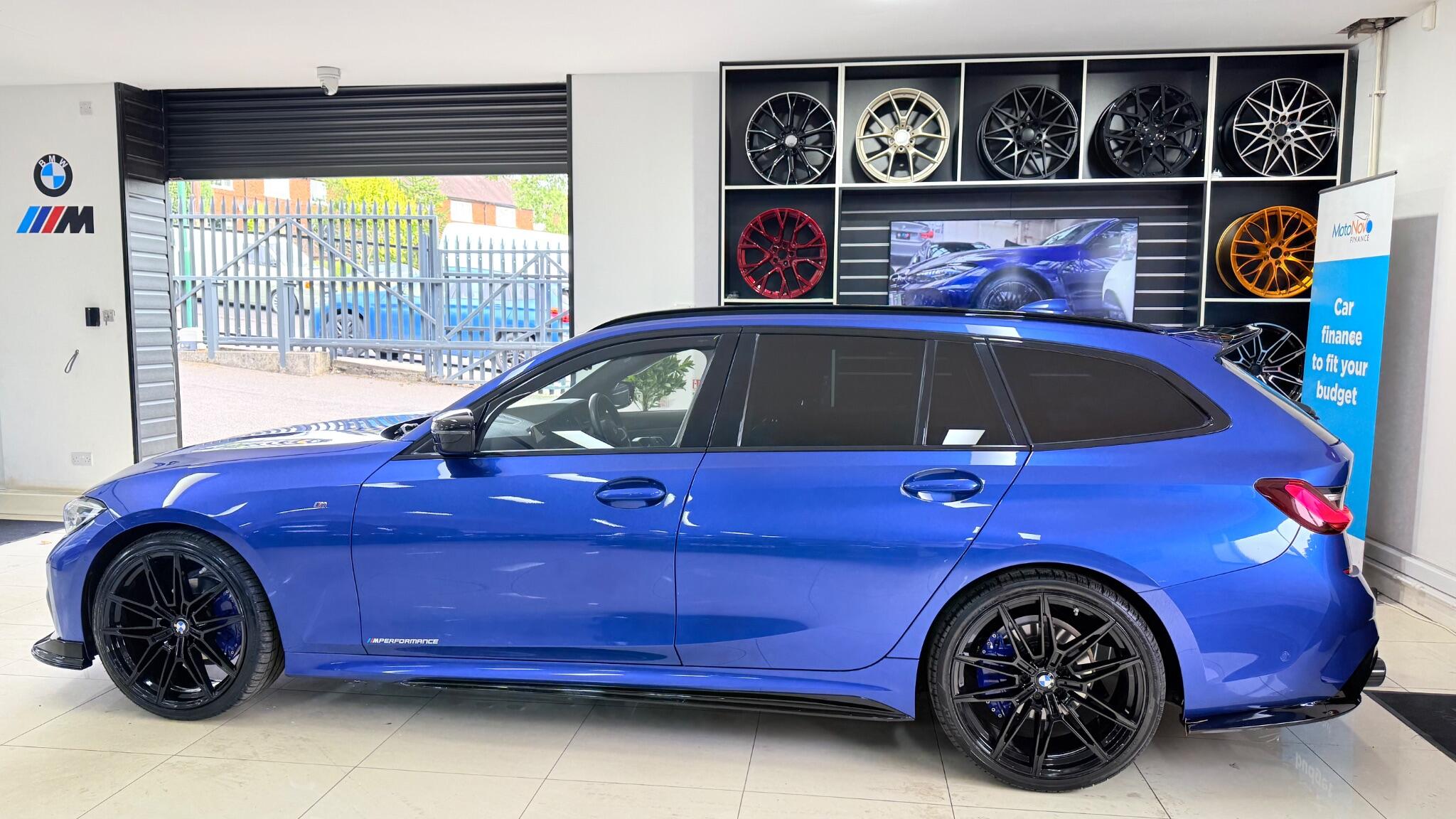 BMW 3 Series view 9