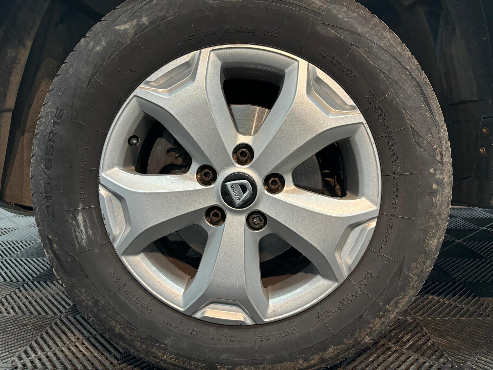 Dacia Duster view 31