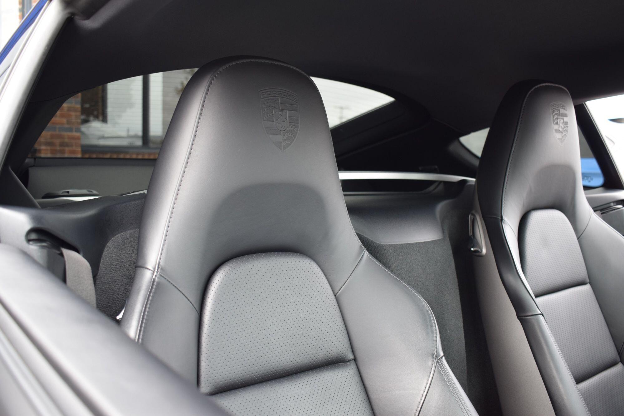 Porsche Cayman view 13