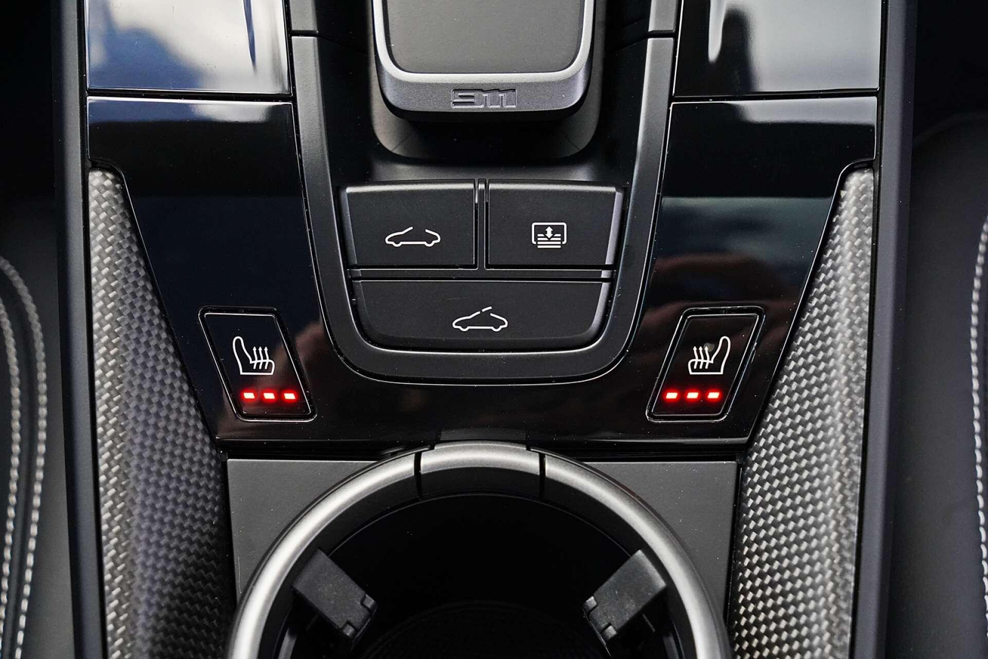 Porsche 911 view 23