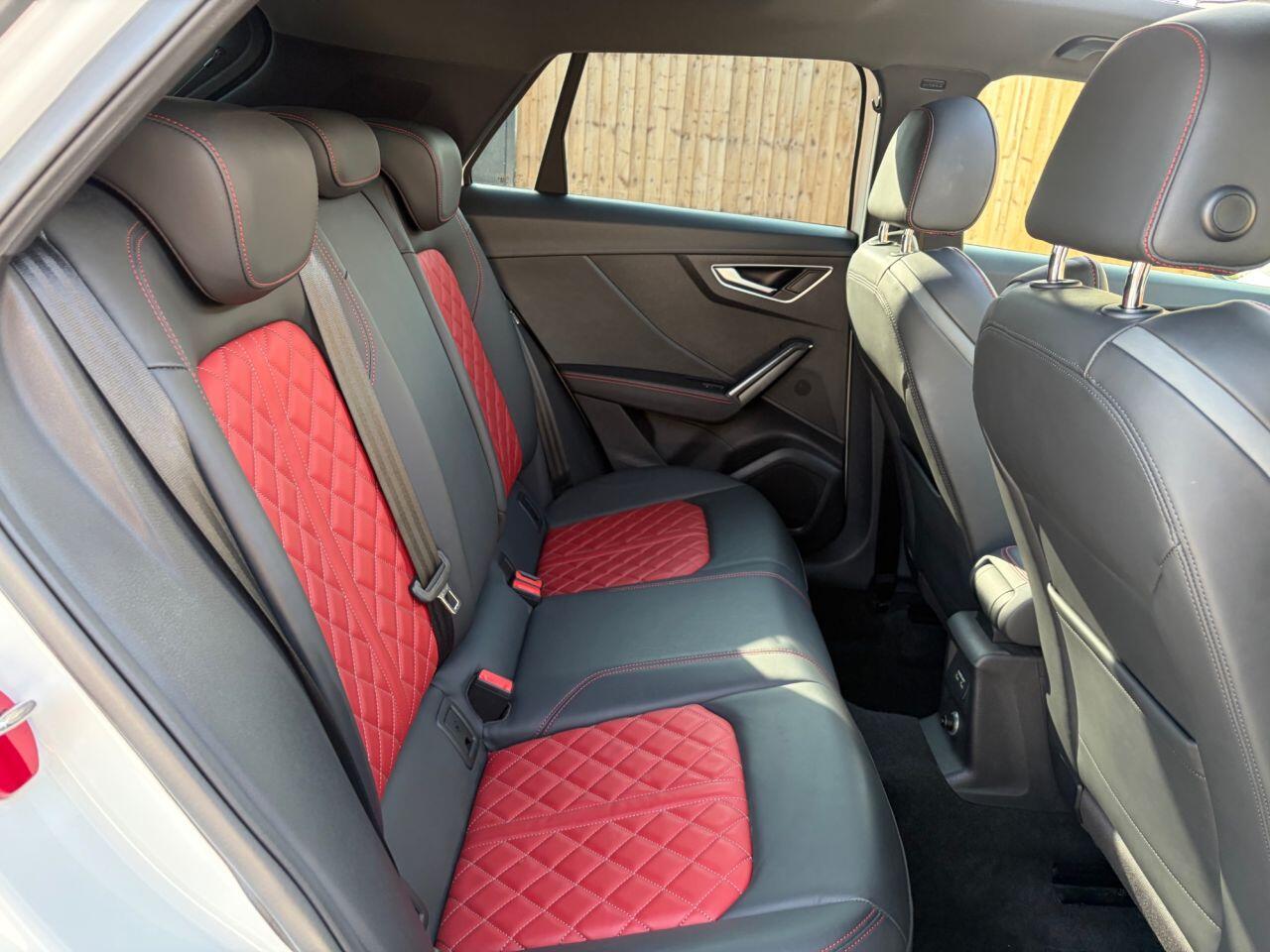 Audi SQ2 view 27