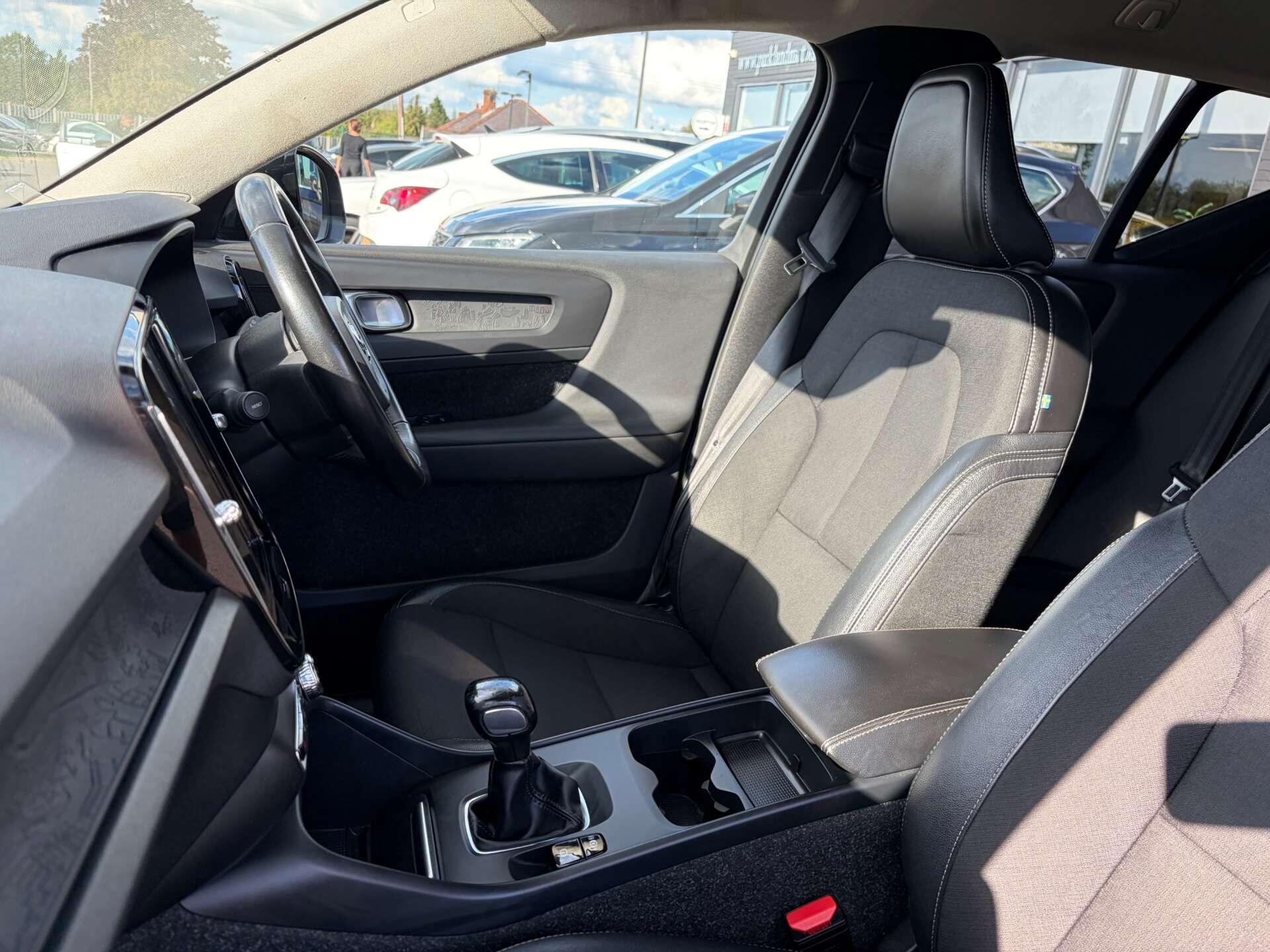 Volvo XC40 view 18