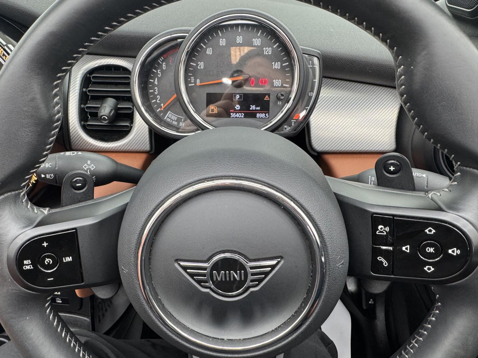 Mini Convertible view 47