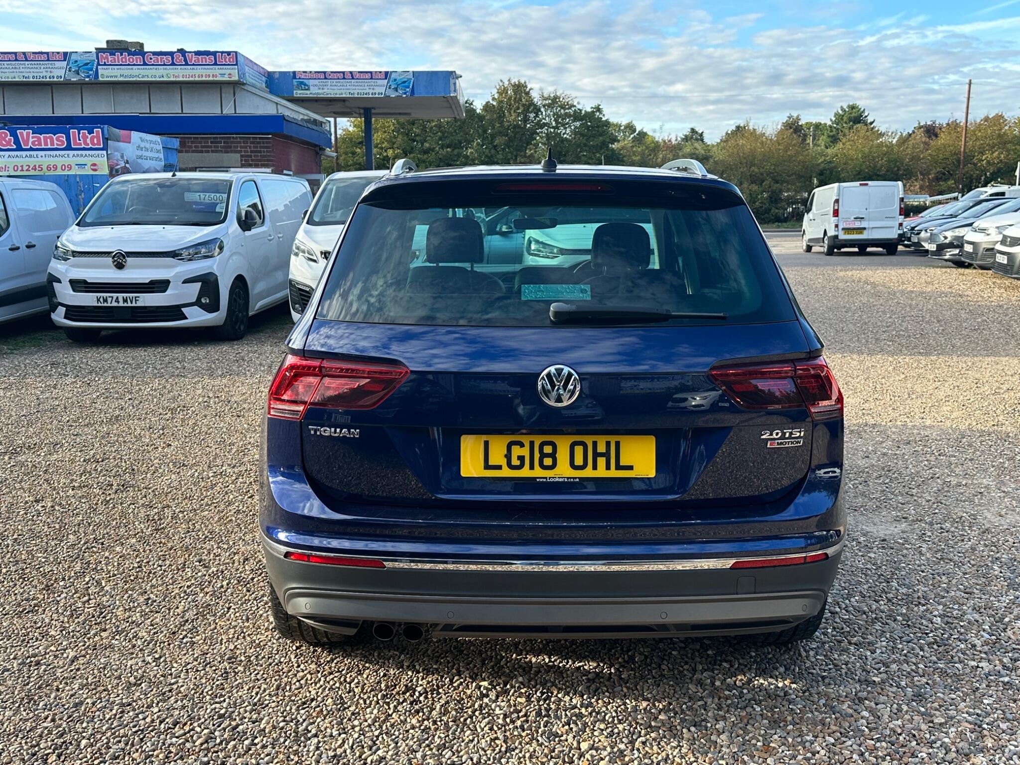 Volkswagen Tiguan view 4