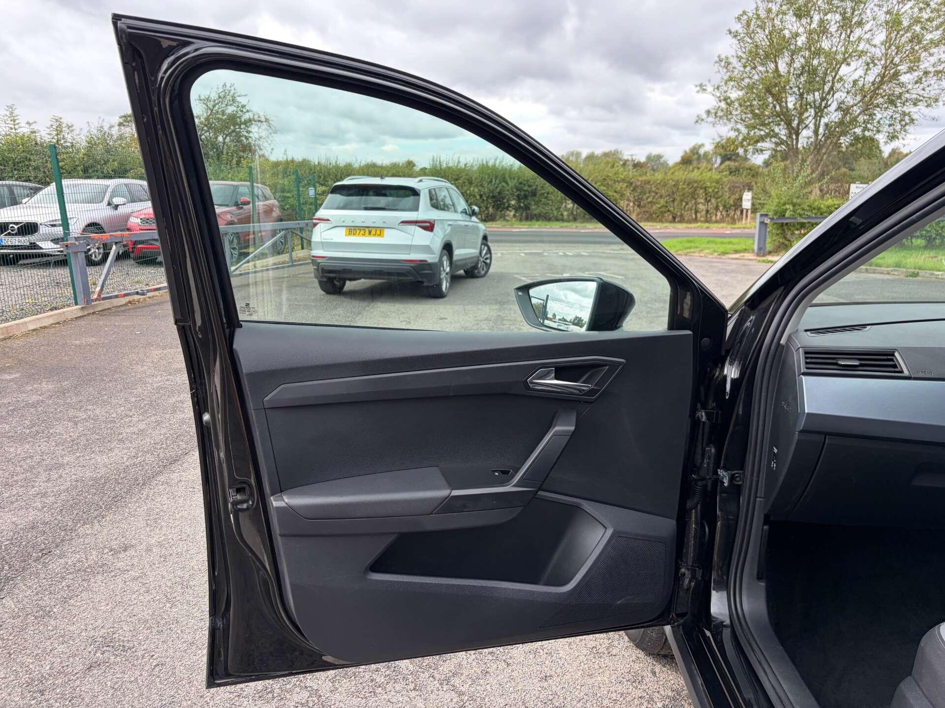 Seat Arona view 14