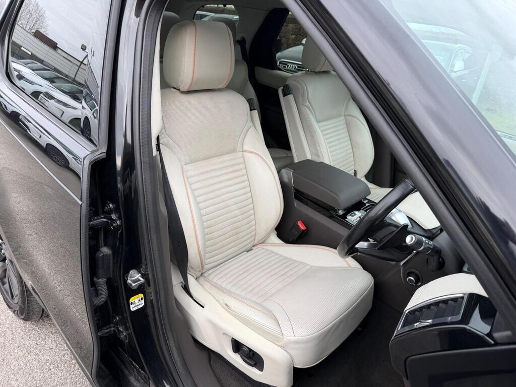 Land Rover Discovery view 18