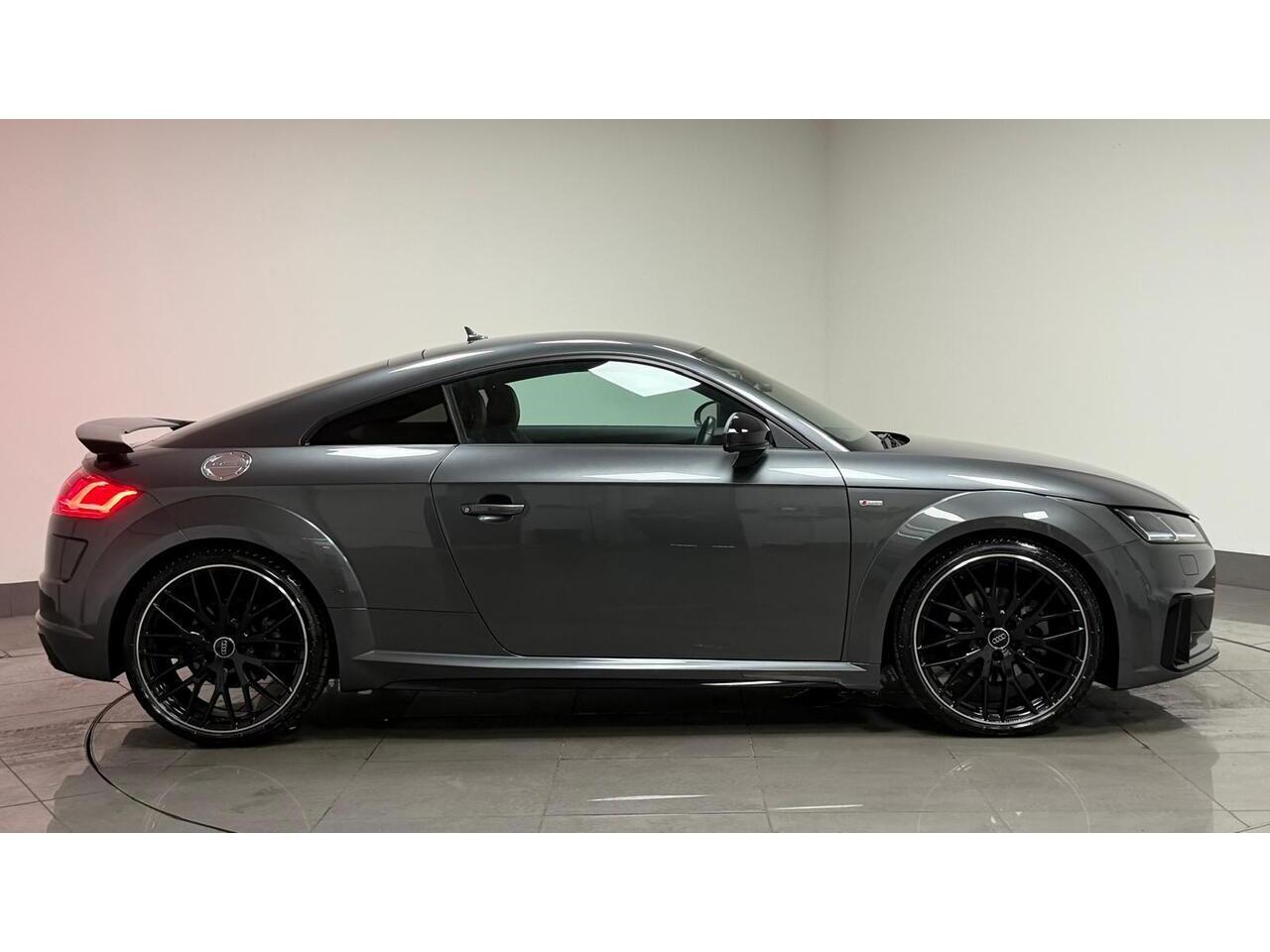 Audi TT view 9
