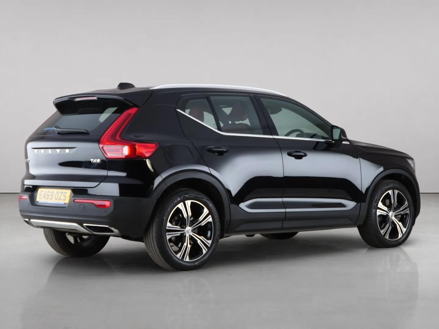 Volvo XC40 view 12