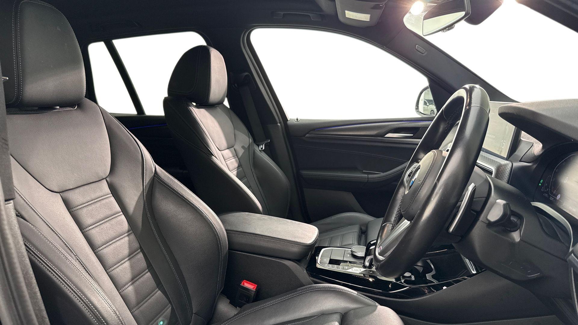 BMW X3 view 11
