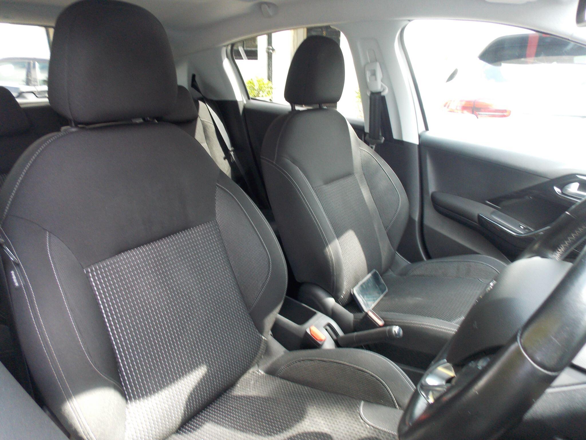 Peugeot 208 view 66