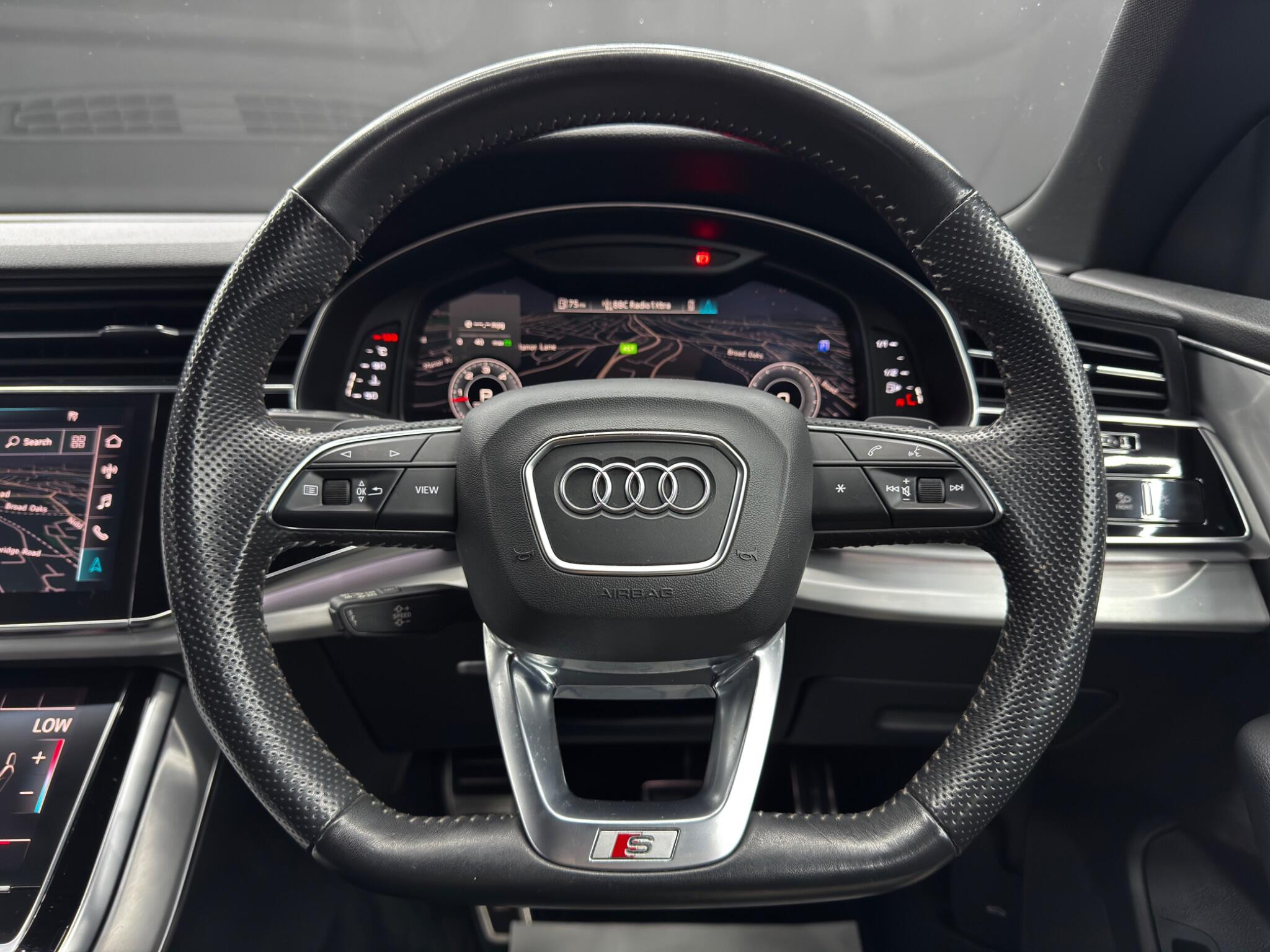 Audi Q8 view 19