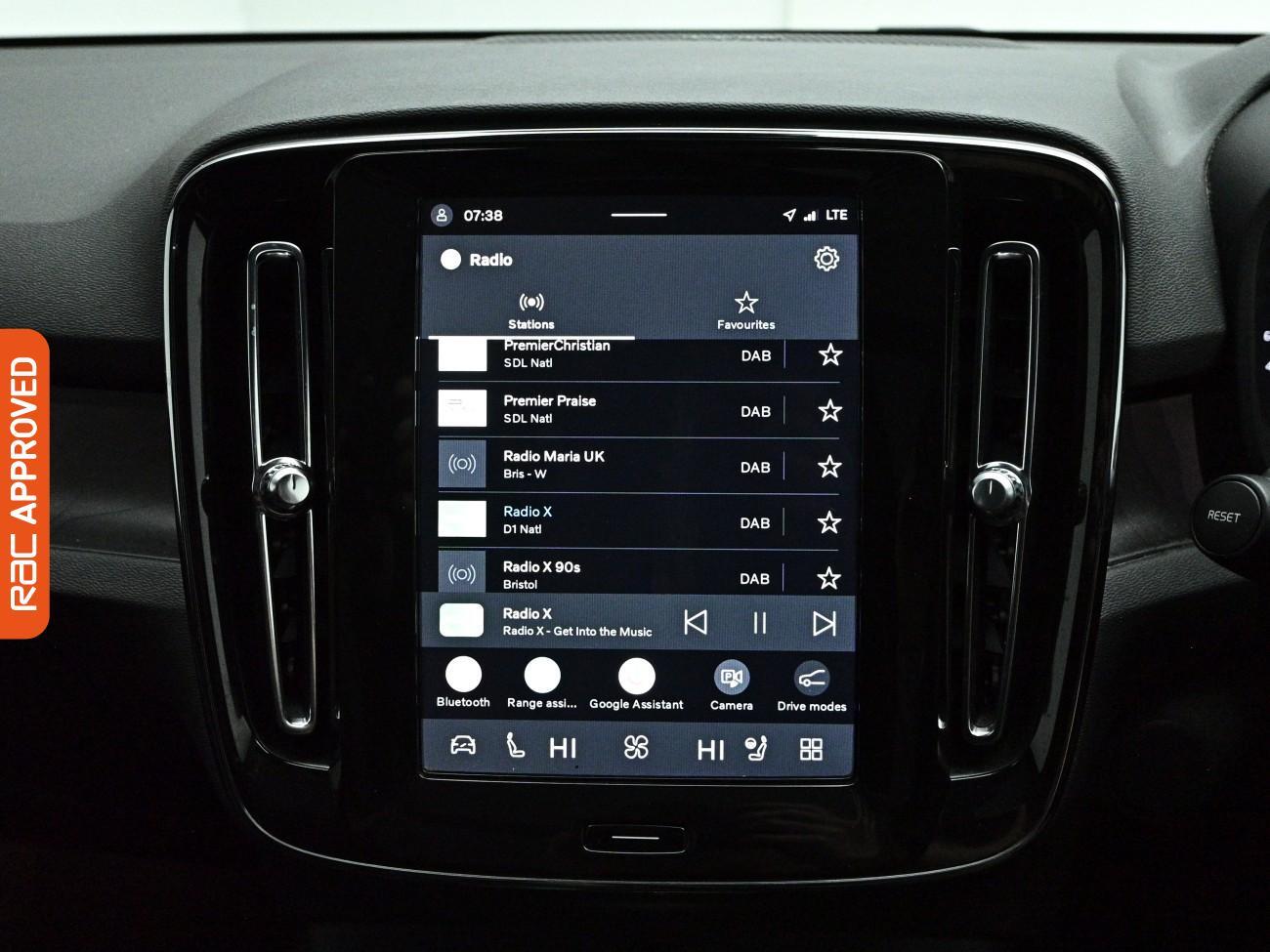 Volvo XC40 view 16