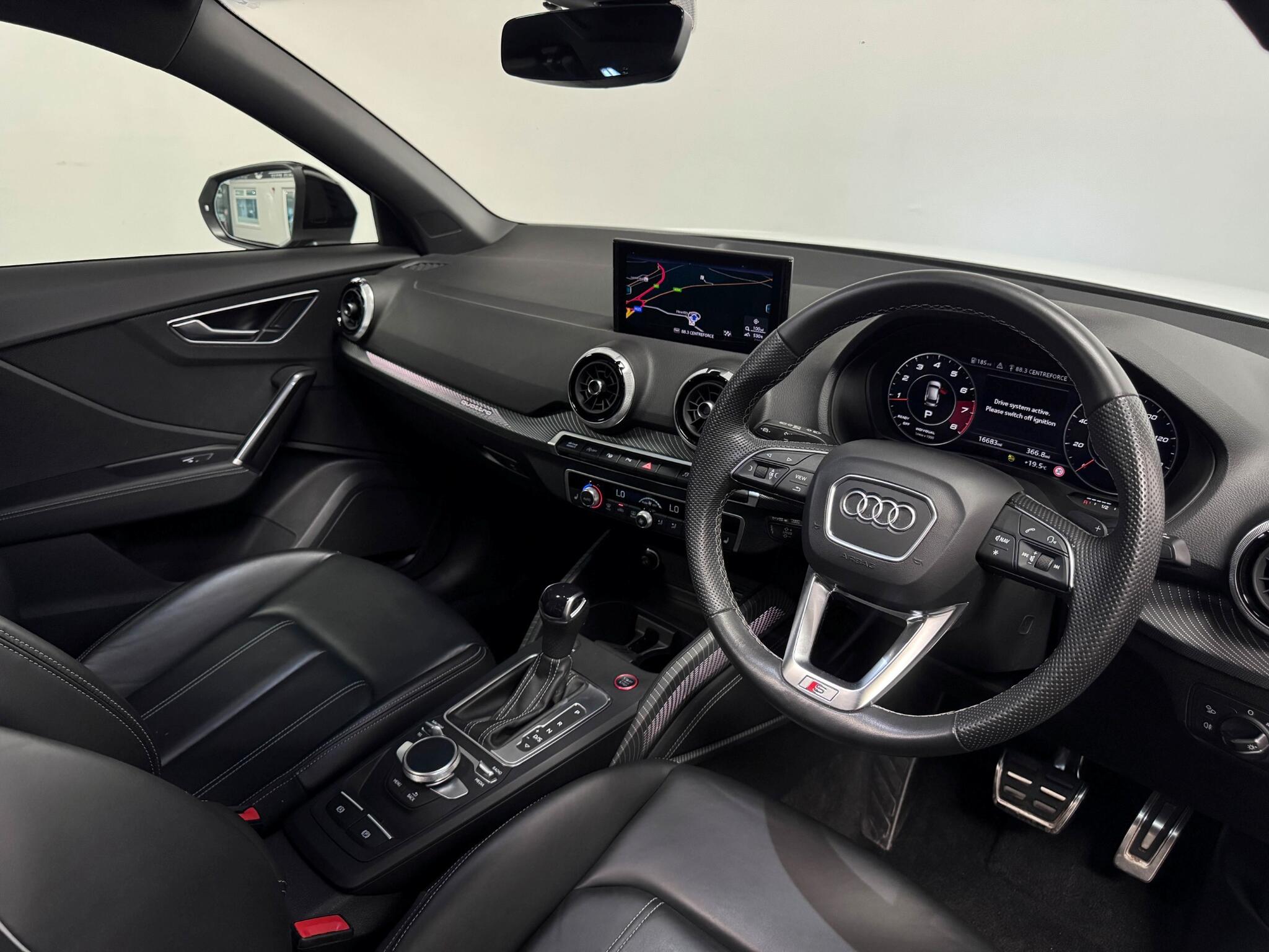 Audi SQ2 view 31