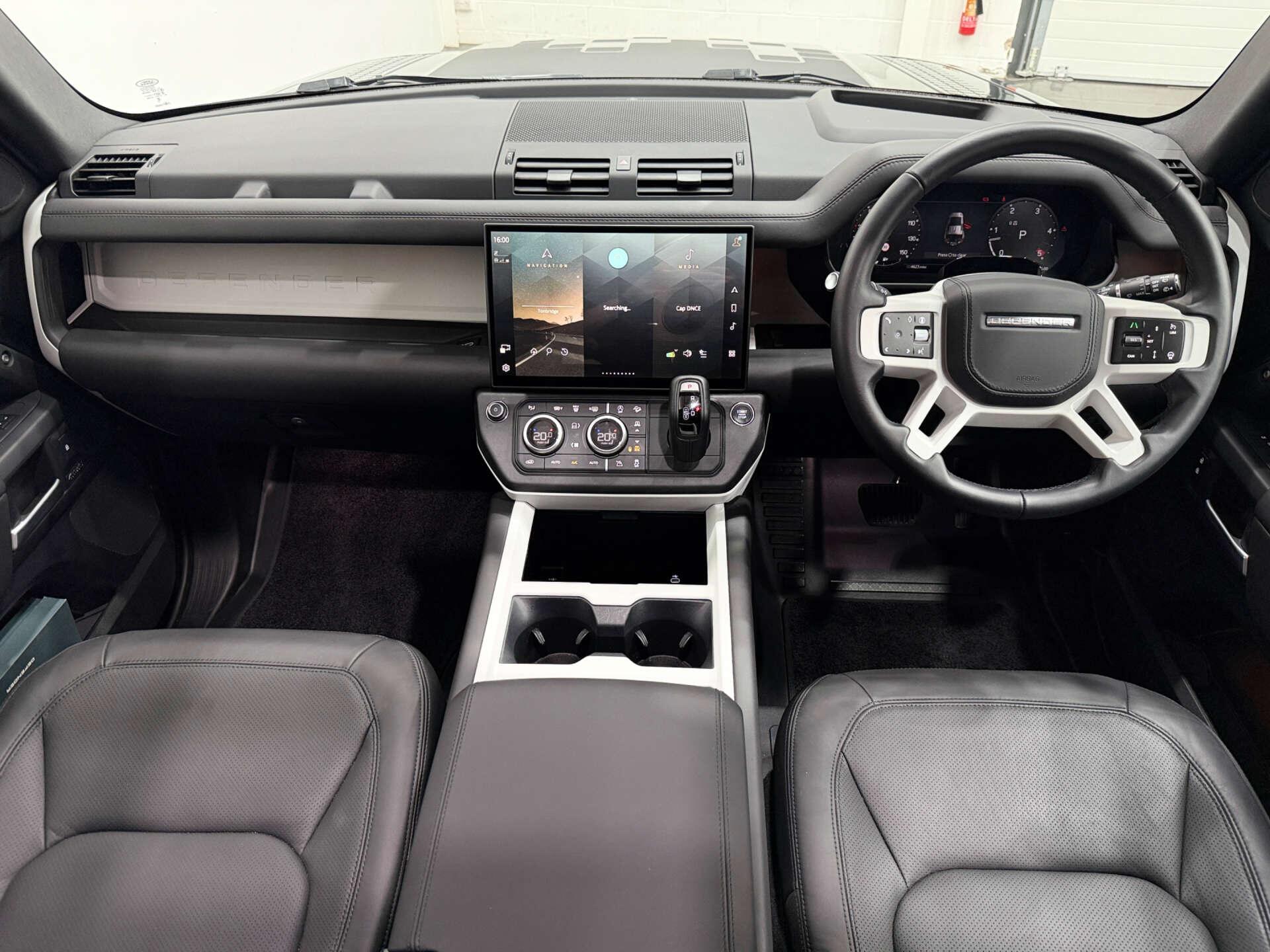 Land Rover Defender view 19