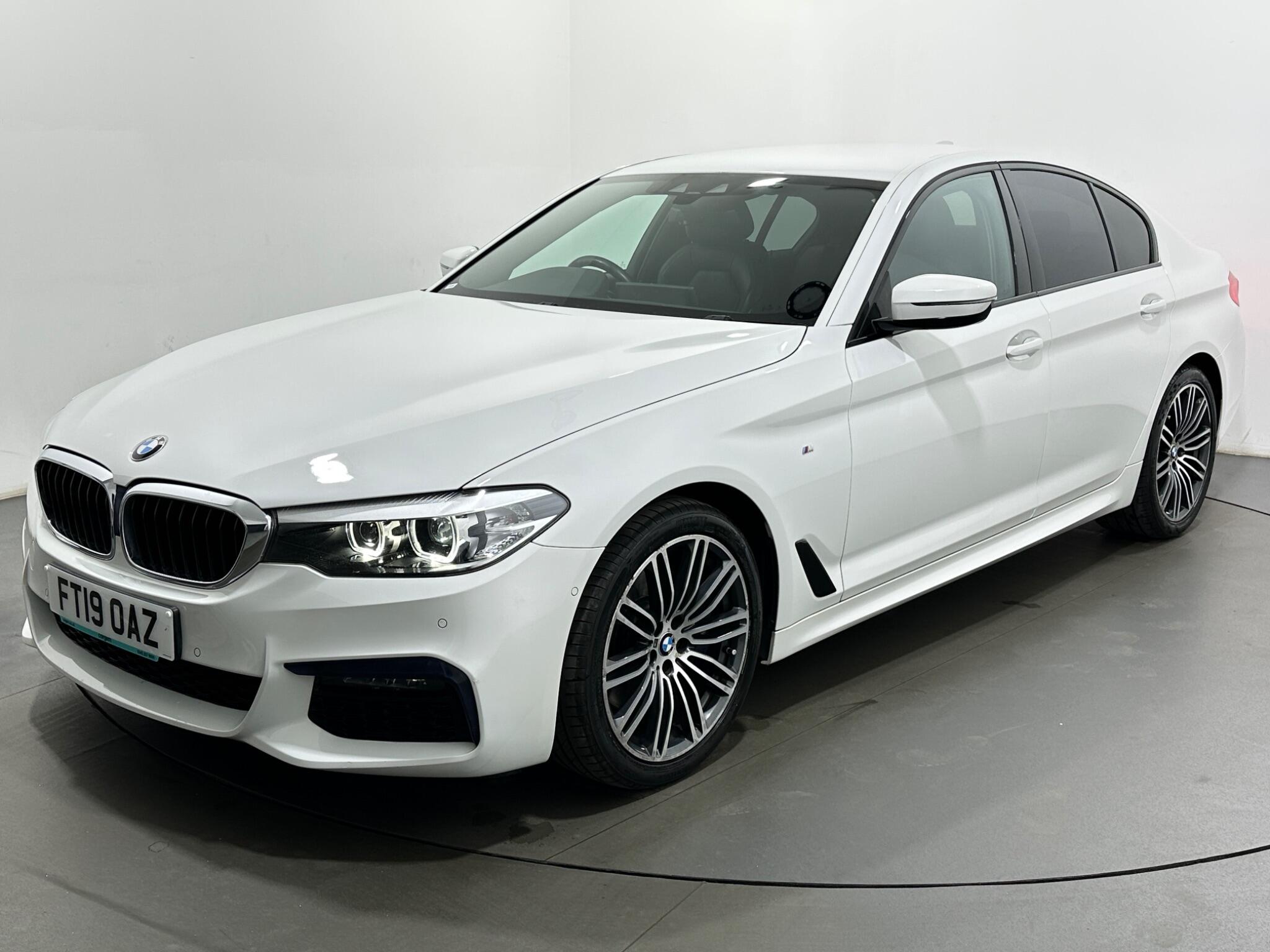 BMW 5 Series view 52