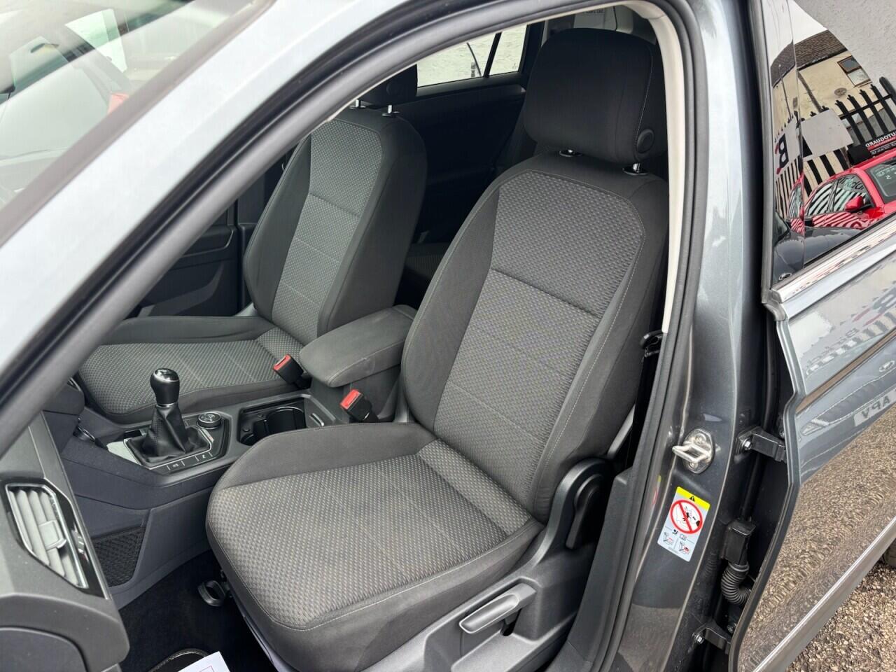 Volkswagen Tiguan Allspace view 11