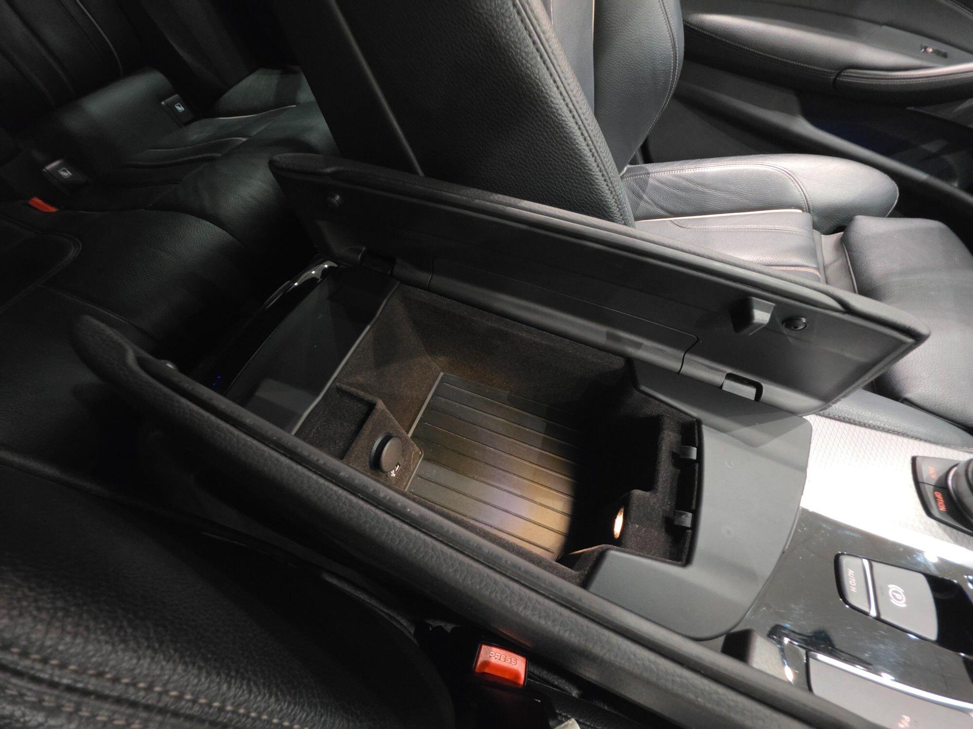 BMW 5 Series view 90