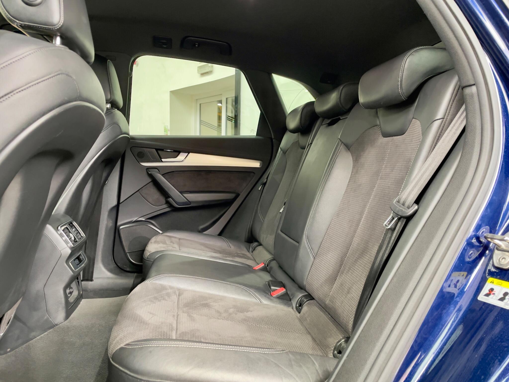 Audi Q5 view 45