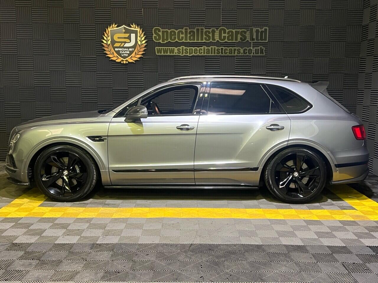 Bentley Bentayga view 25