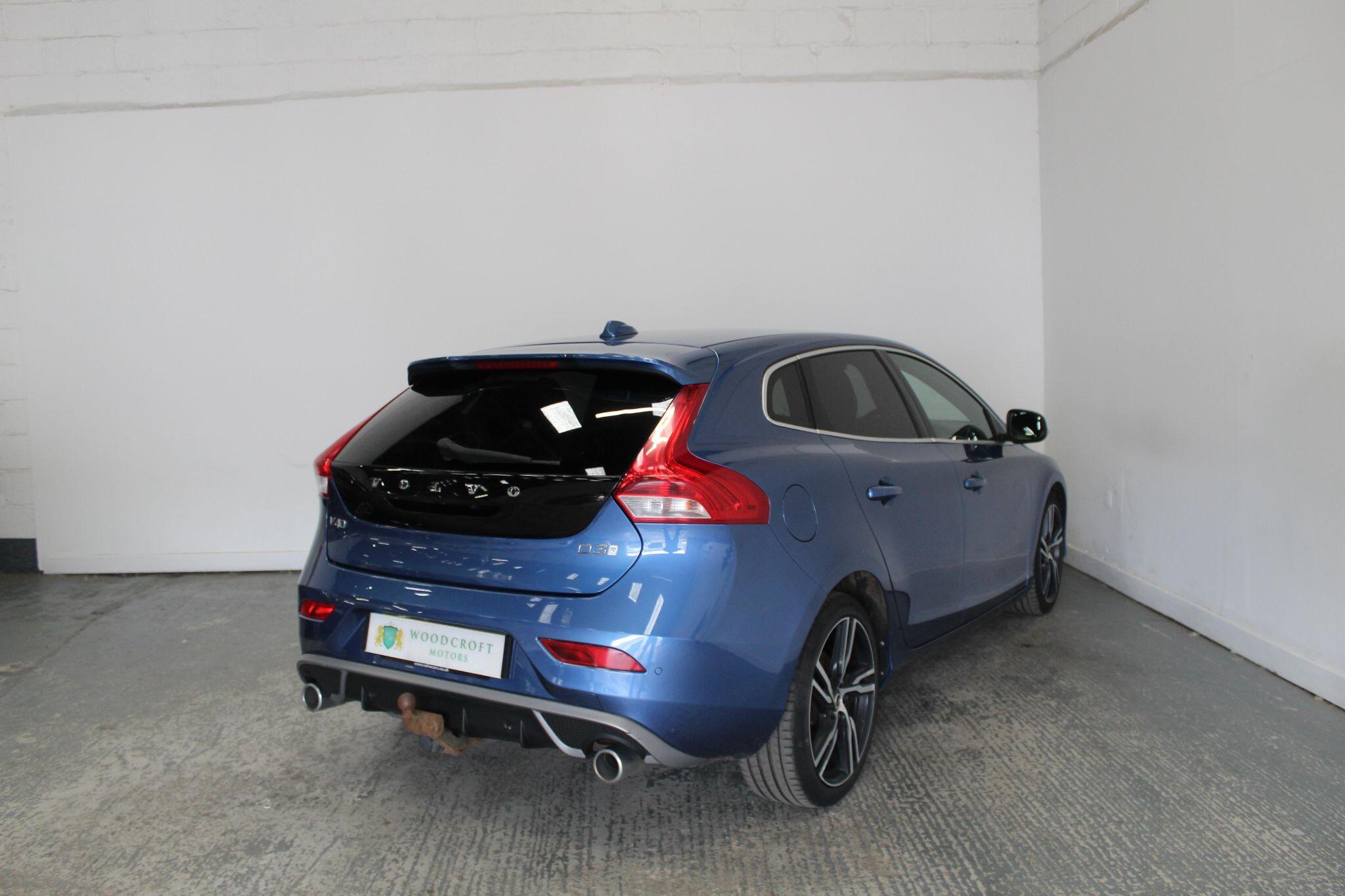 Volvo V40 view 8
