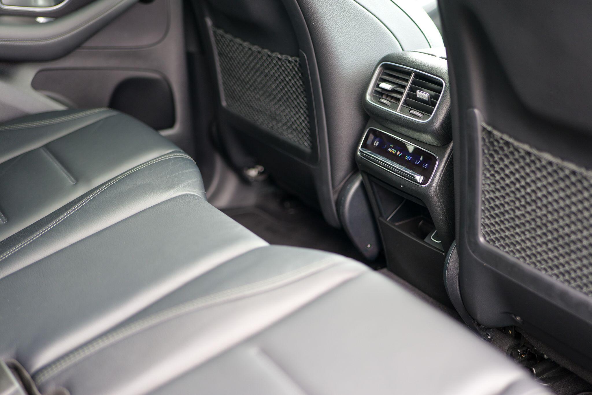 Mercedes-Benz Gle view 24