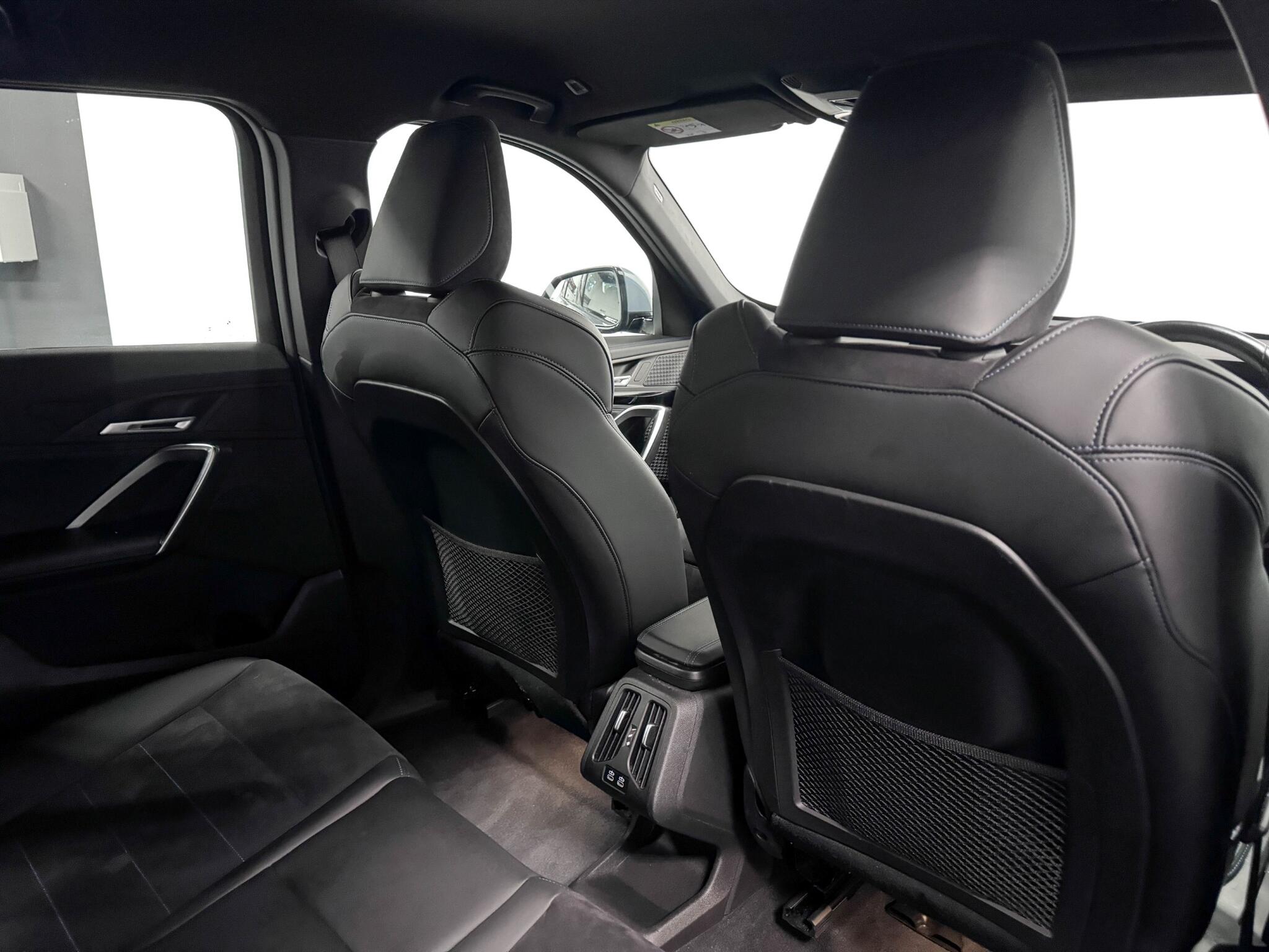 BMW Ix1 view 26