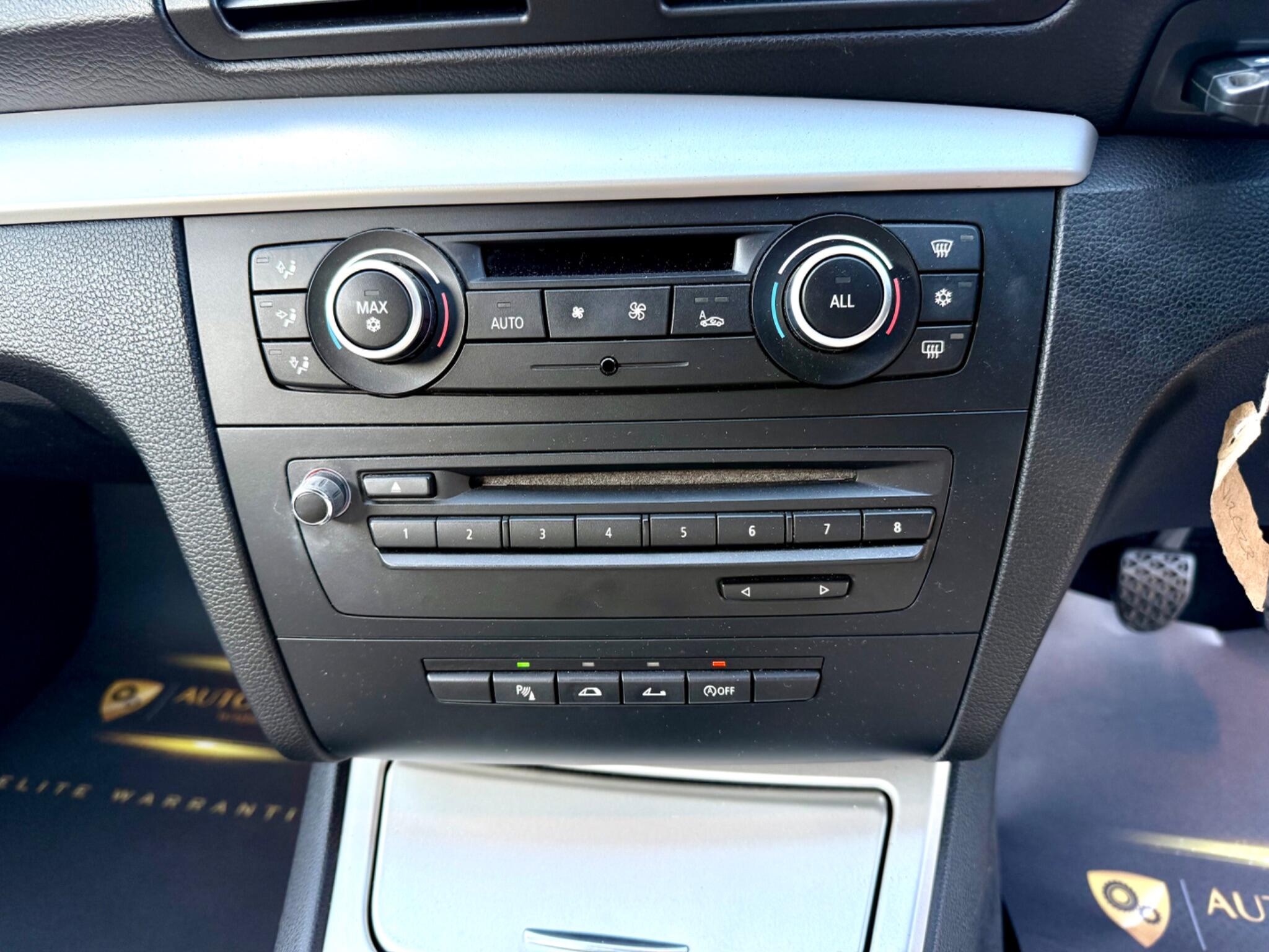 2012 BMW 1 Series image 43