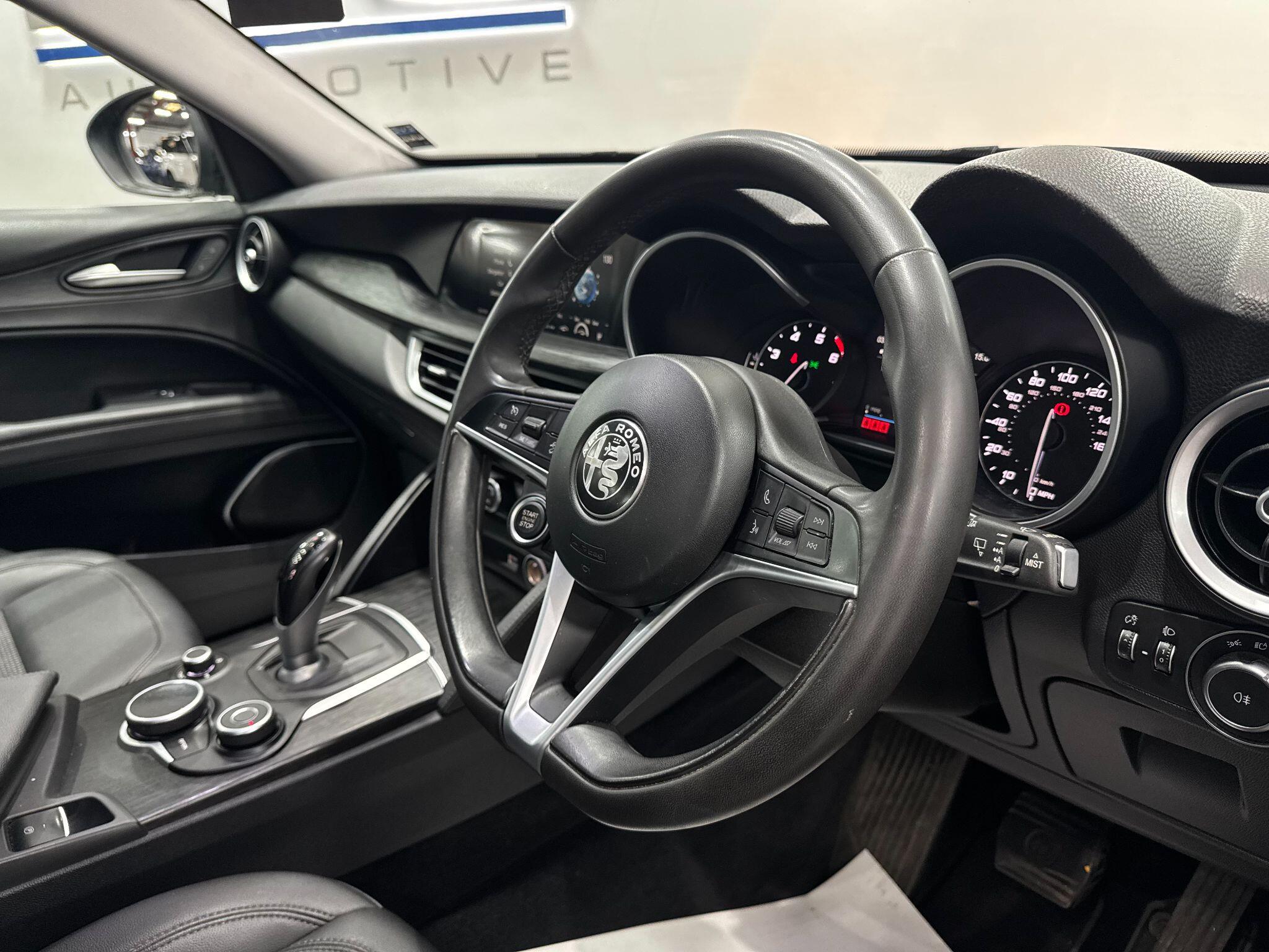 Alfa Romeo Stelvio view 22