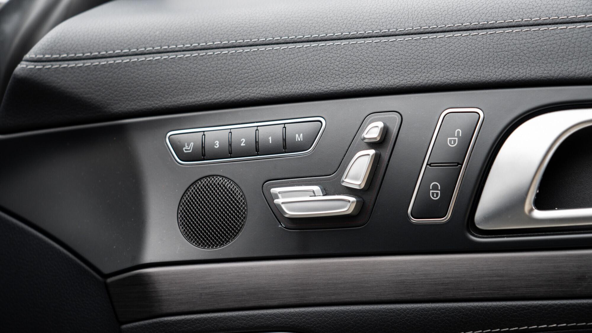 Mercedes-Benz SL view 25