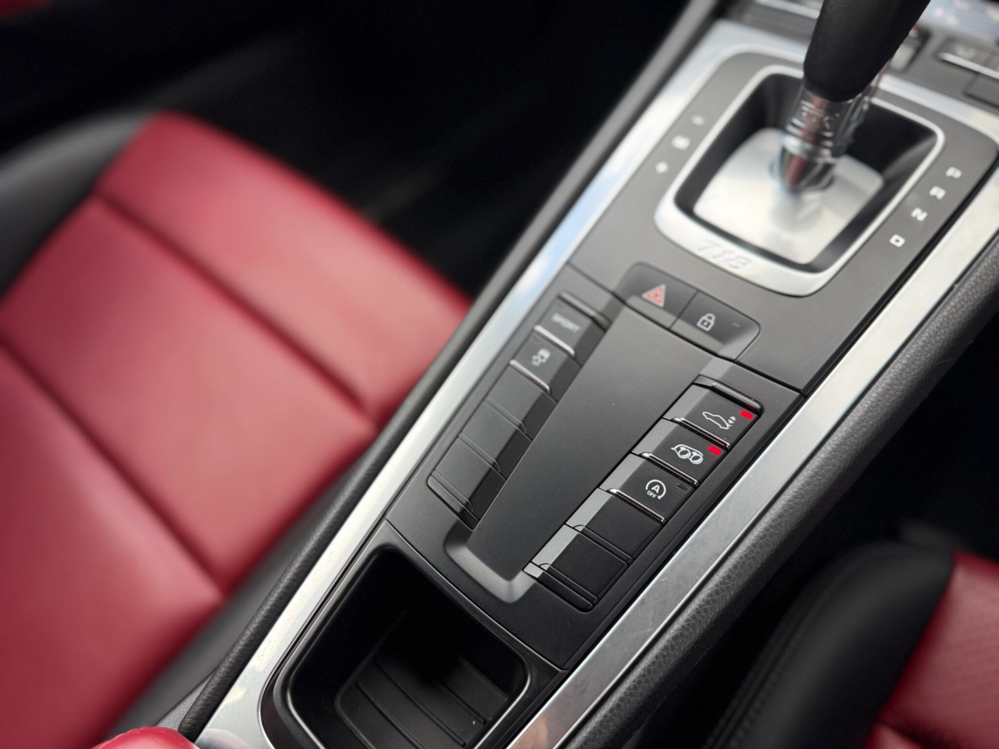 Porsche 718 Cayman view 65