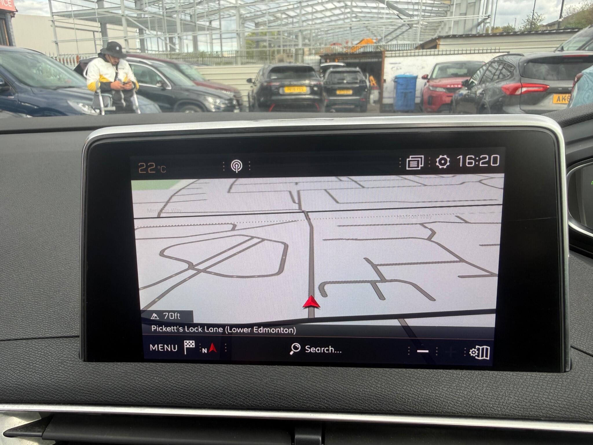 Peugeot 3008 view 8