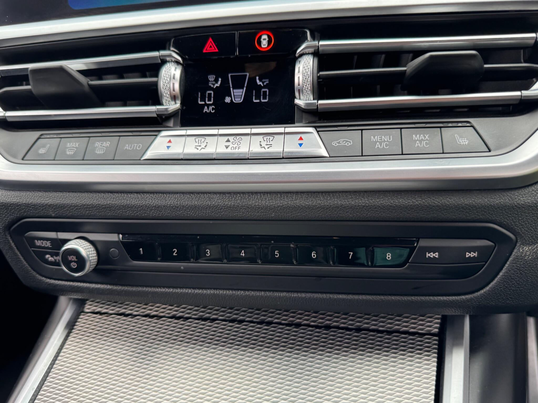 BMW 3 Series view 35