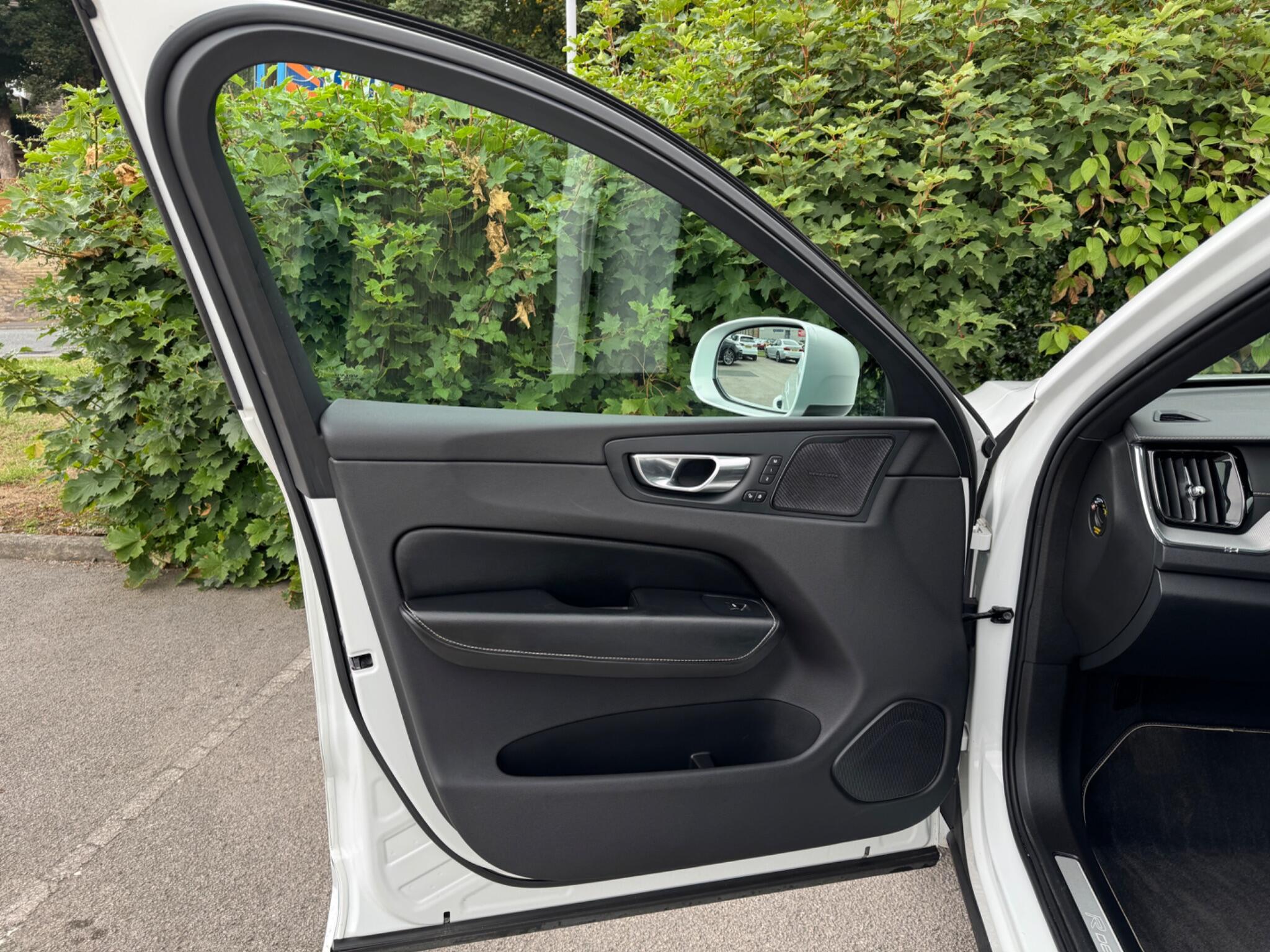 Volvo XC60 view 63