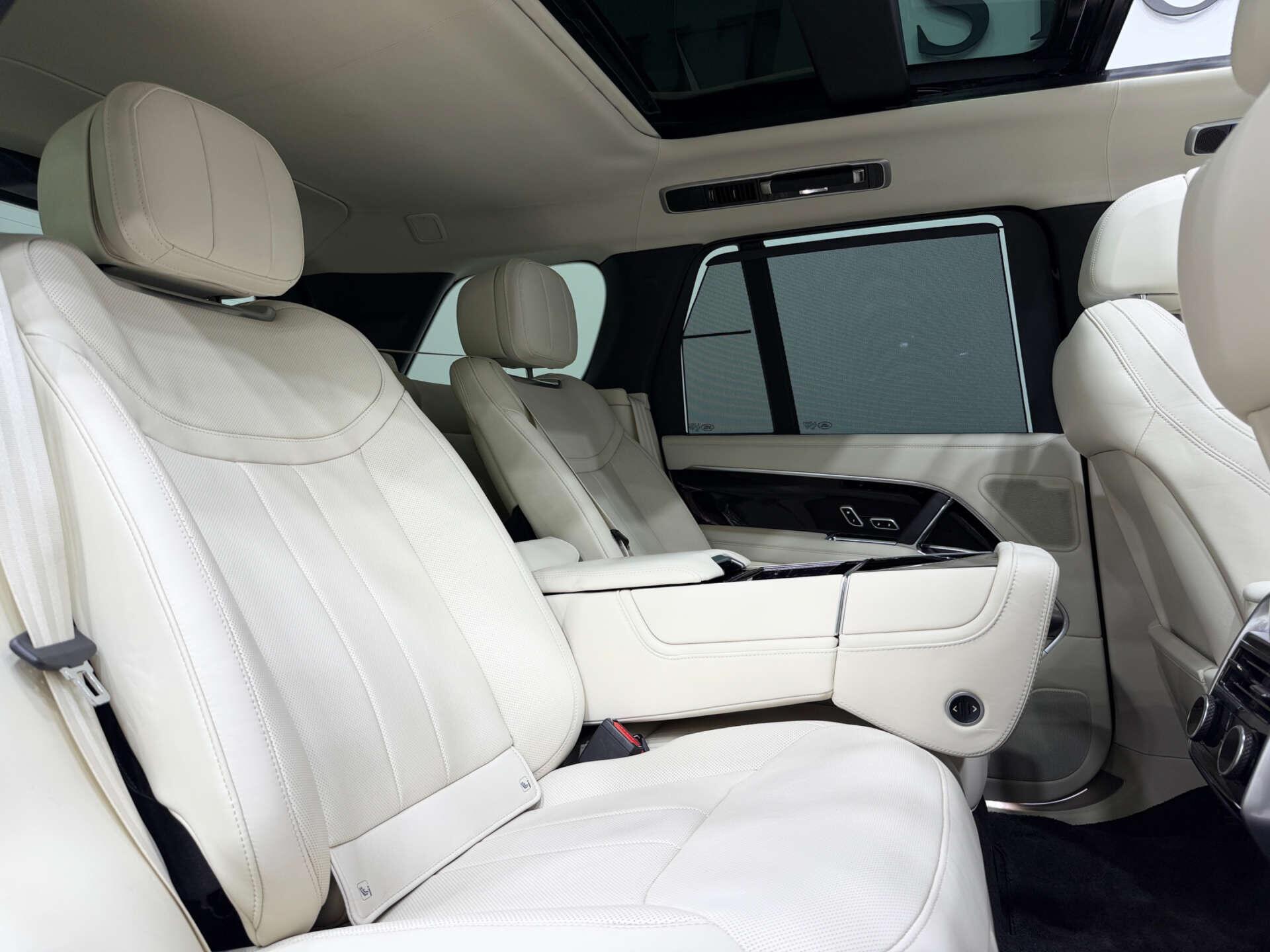 Land Rover Range Rover view 14