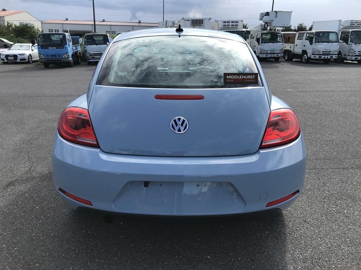 Volkswagen Beetle view 7