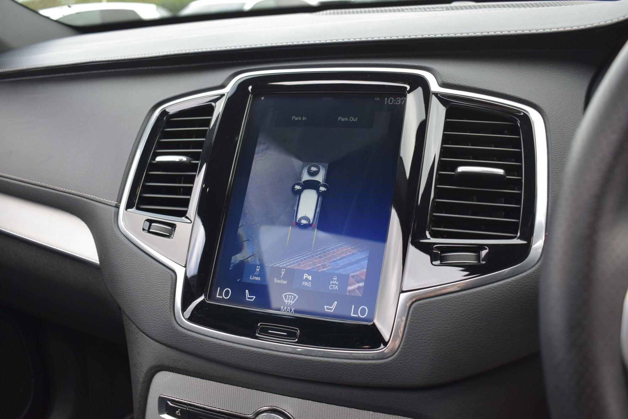 Volvo XC90 view 18
