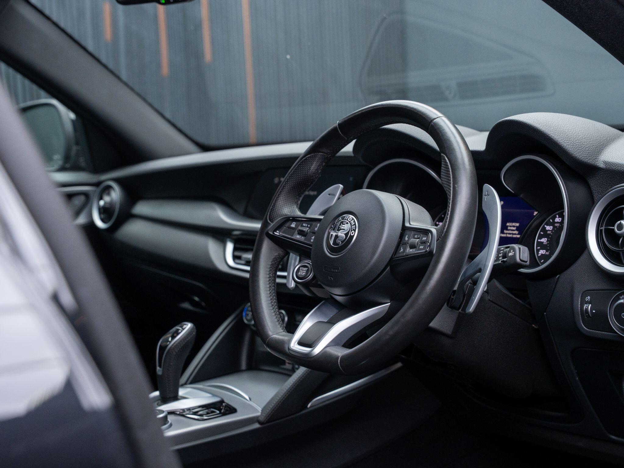 Alfa Romeo Stelvio view 4