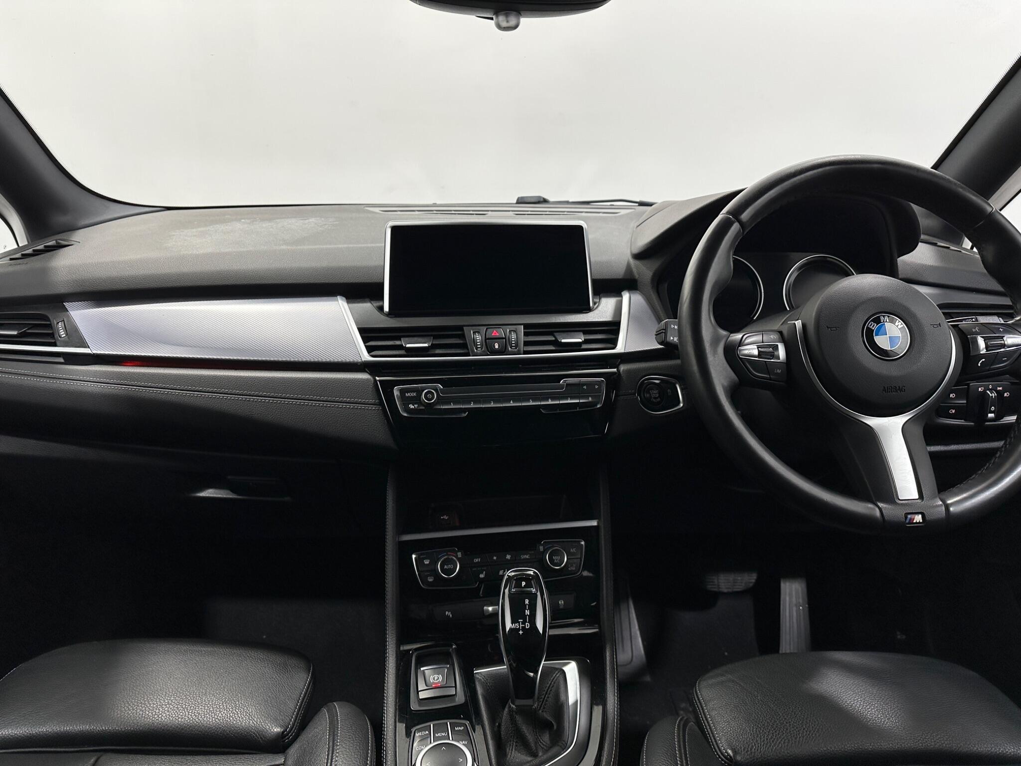 BMW 2 Series view 21