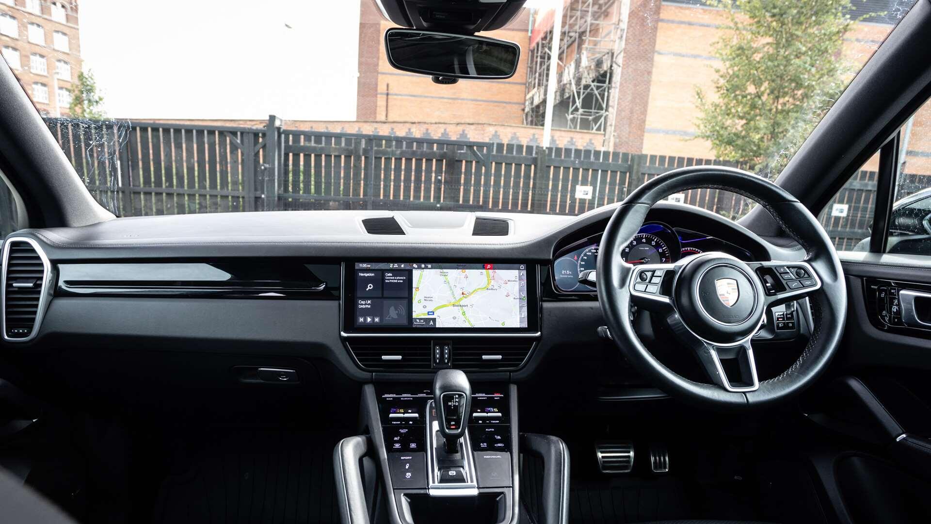 Porsche Cayenne view 11