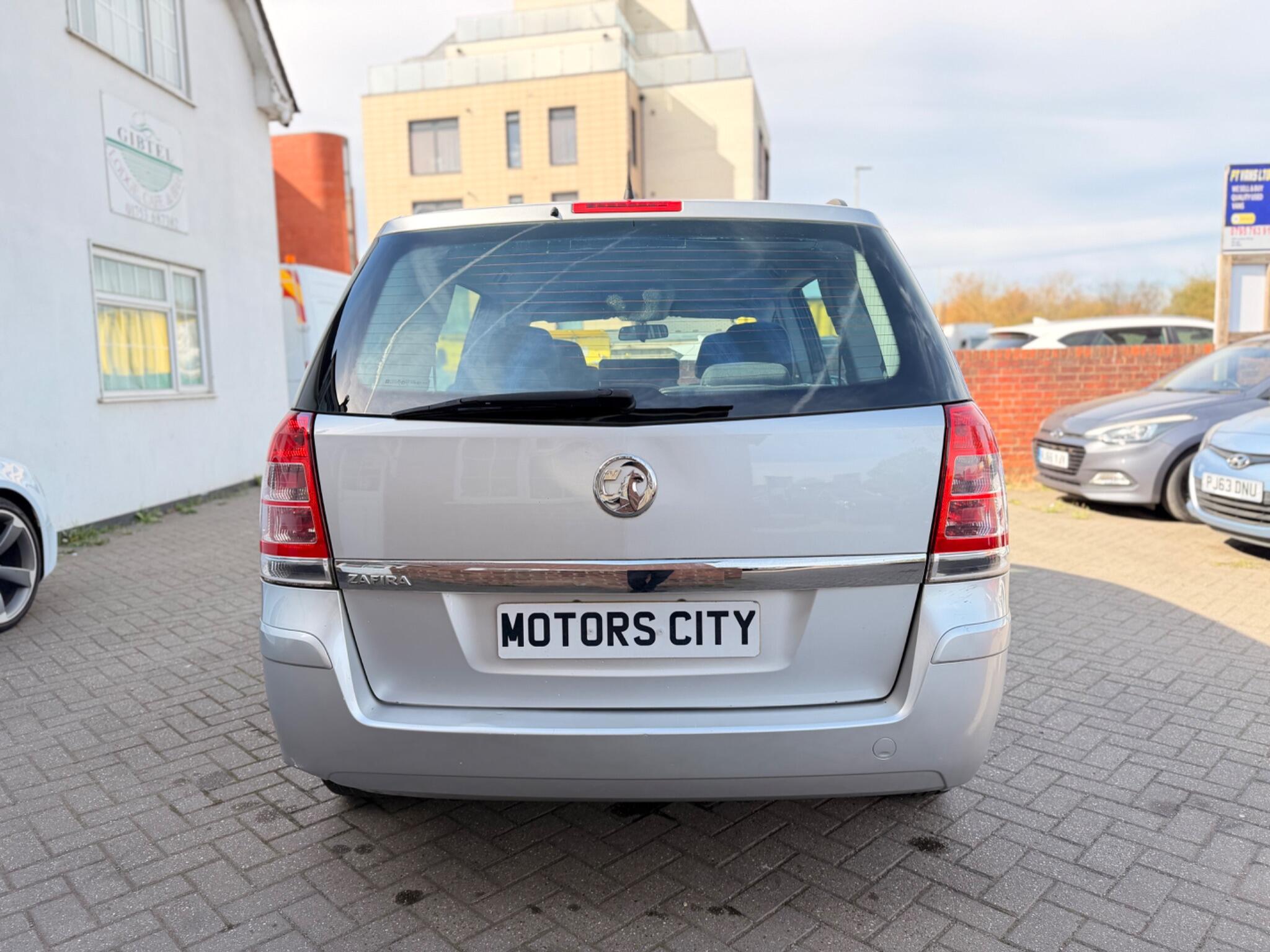 Vauxhall Zafira view 9