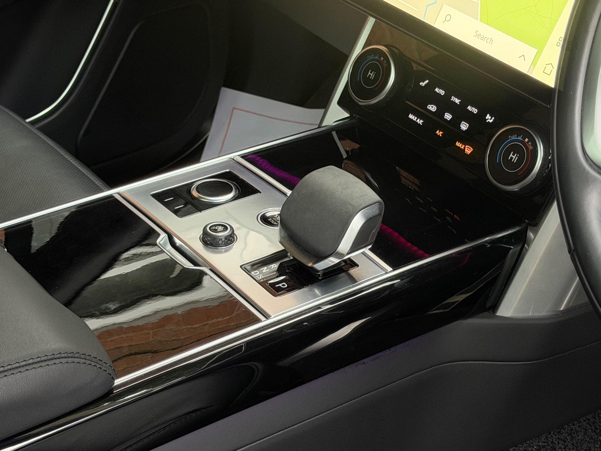 Land Rover Range Rover view 20