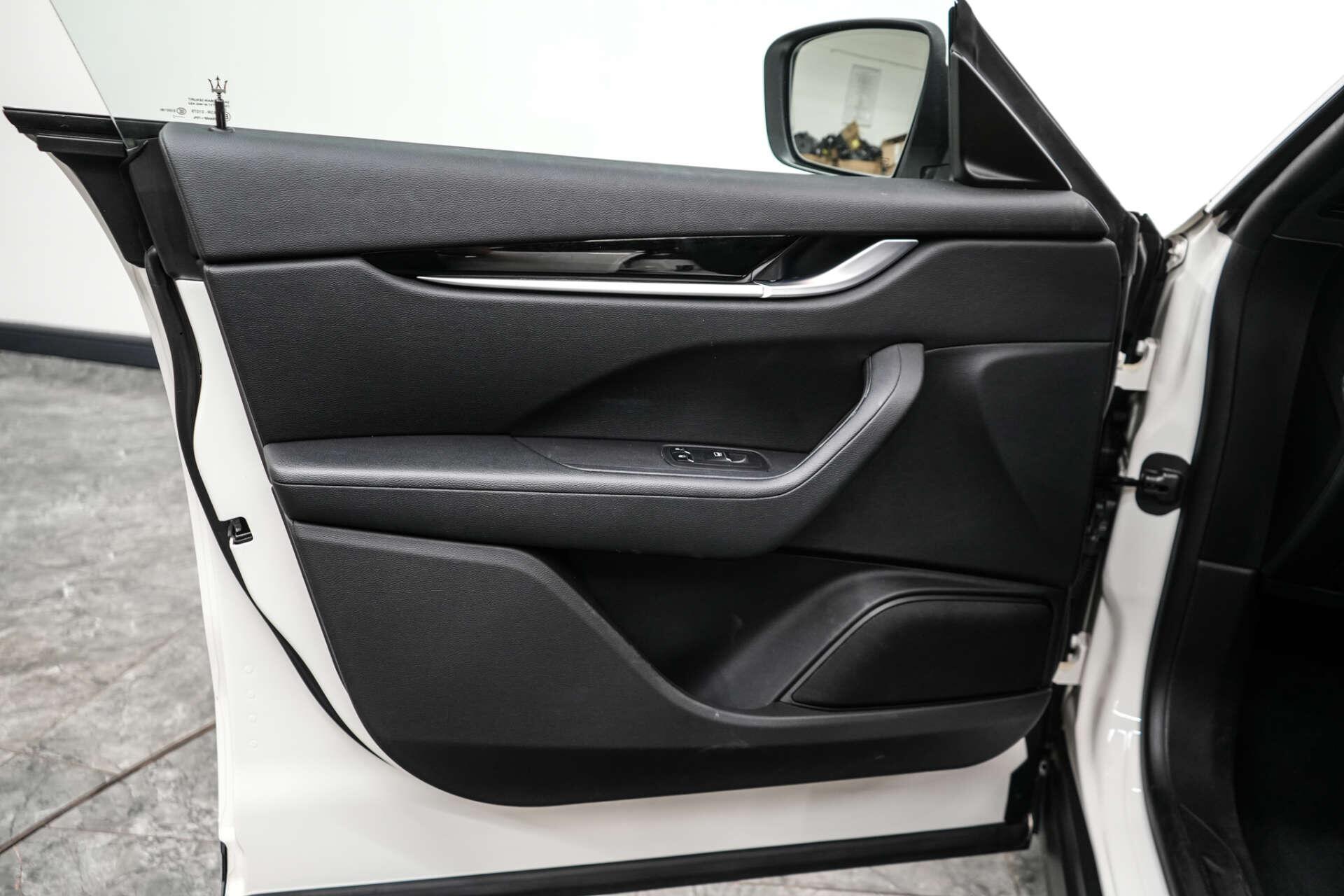Maserati Levante view 18
