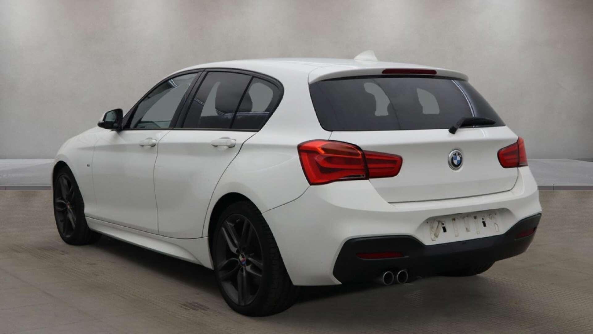 BMW 1 Series view 8