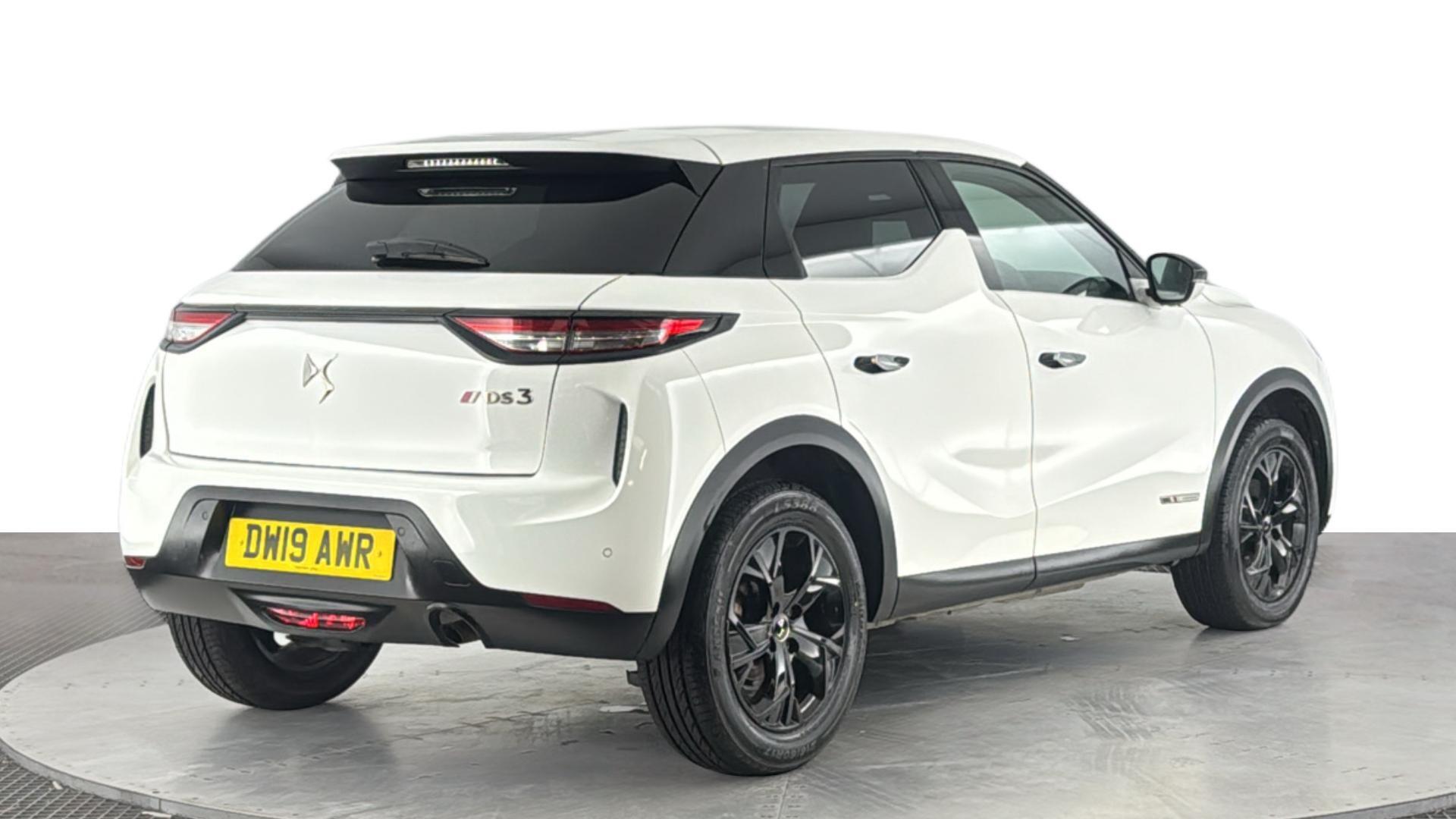 DS Automobiles DS 3 Crossback view 4