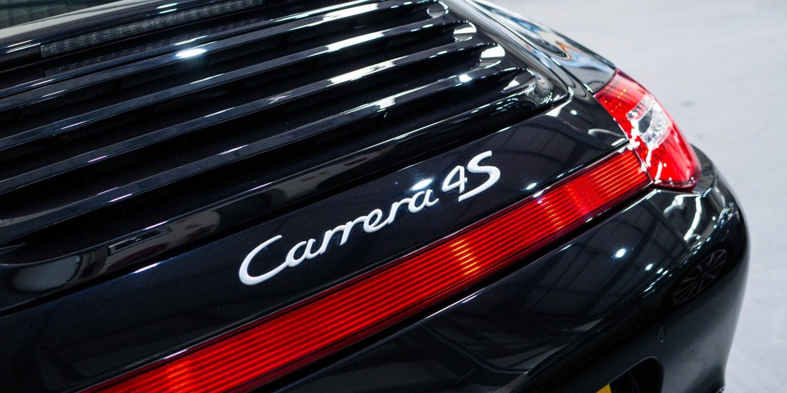 Porsche 911 view 42